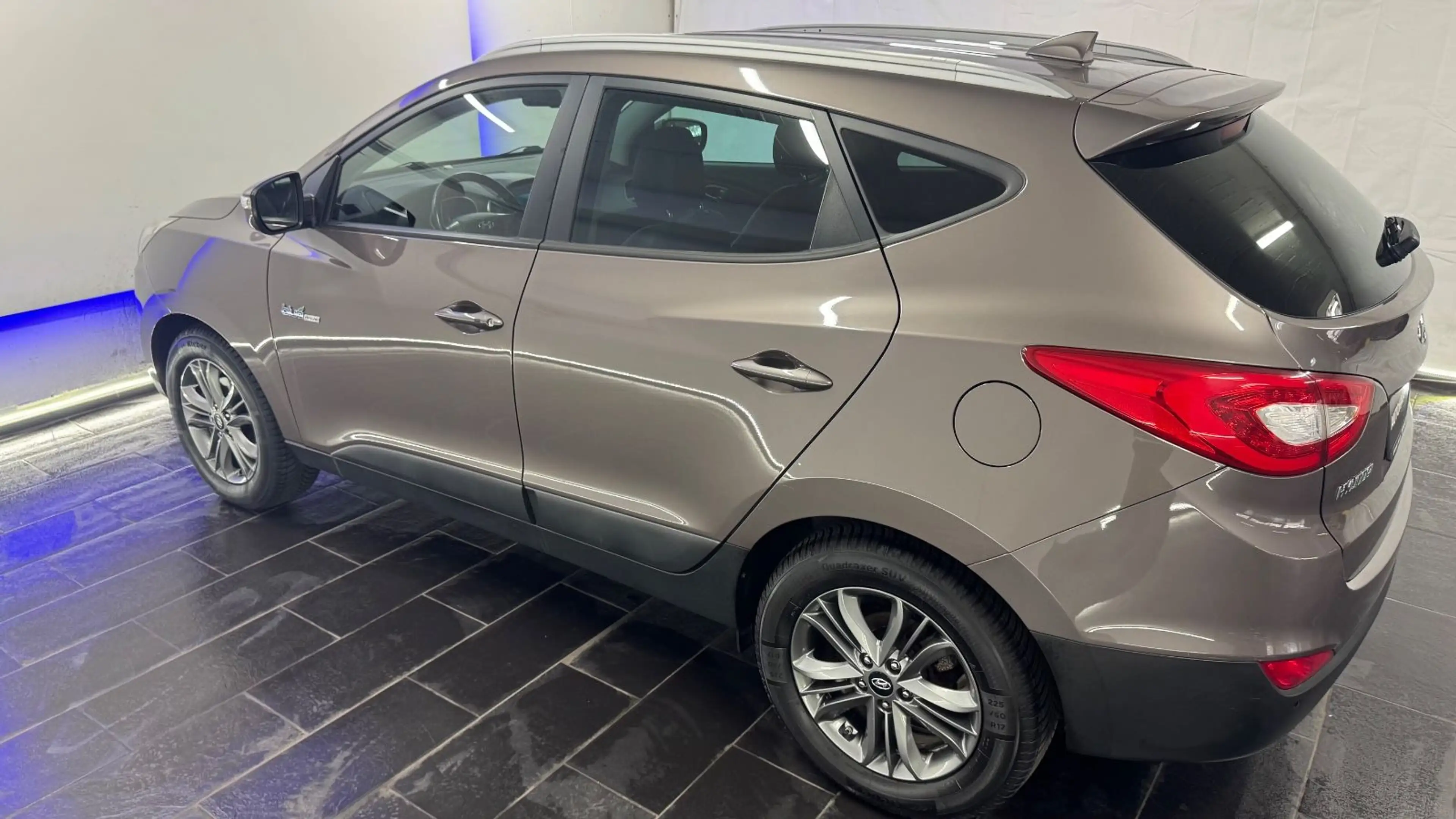 Hyundai iX35 blue Finale Gold 2WD TEMPO CAM 2-ZONEN NAVI — photo 8