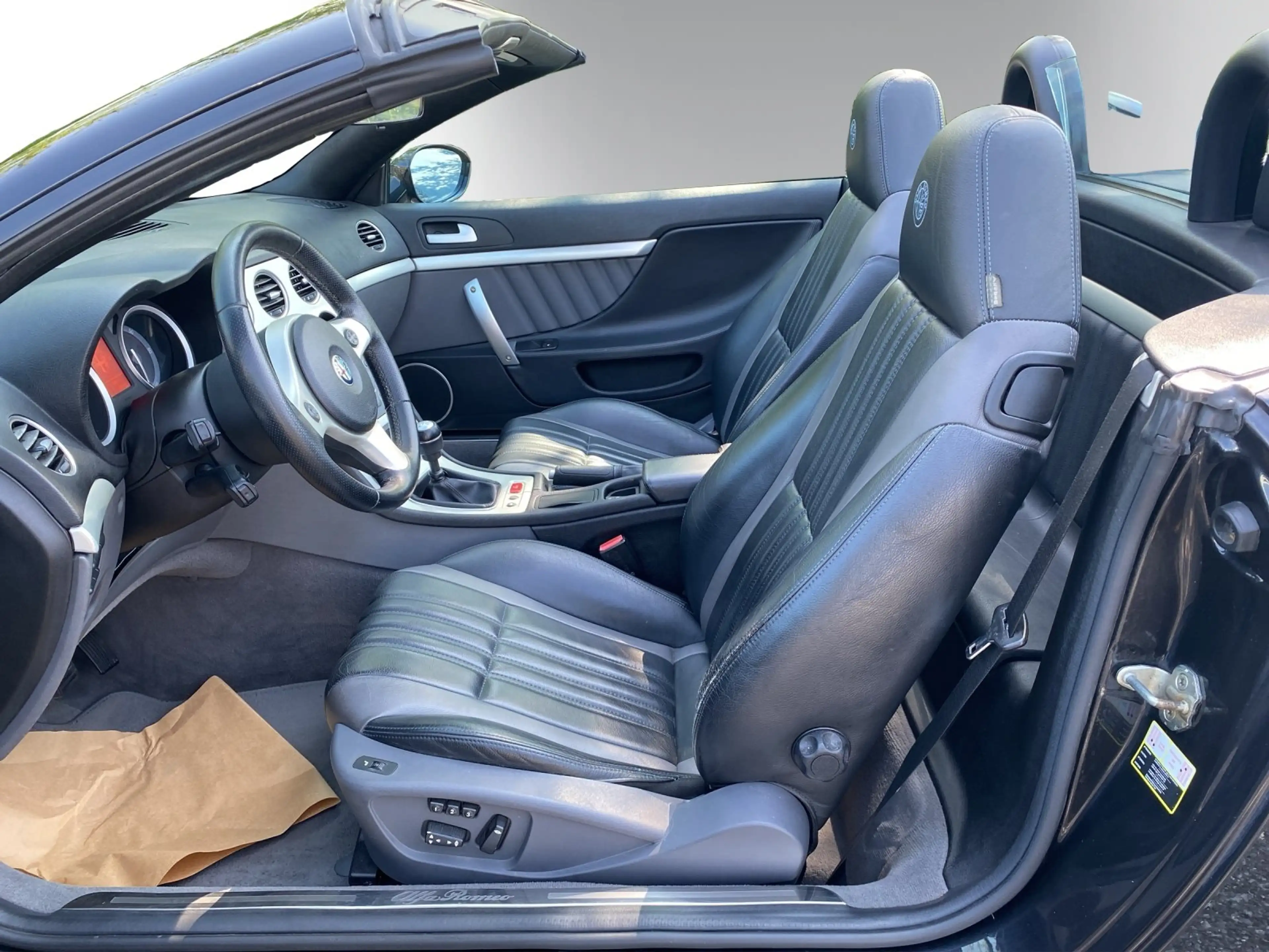 Alfa Romeo Spider 2.4 JTD 20V Exclusive — photo 6