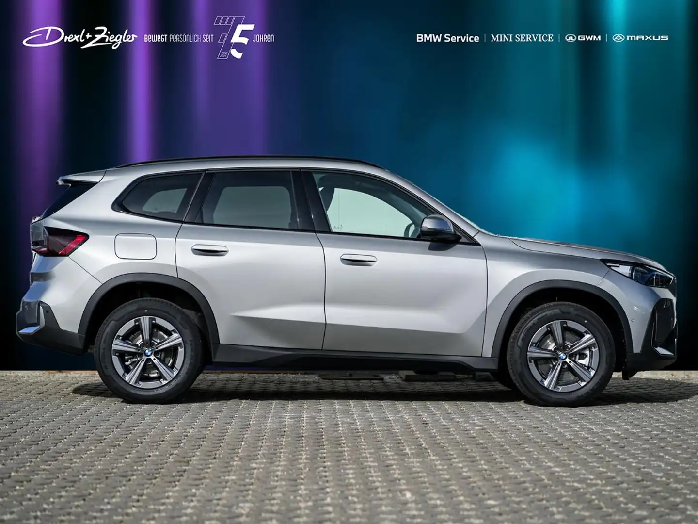 BMW X1 sDrive20i AHK AdLED PanoDach Travel+PremPaket Silber - 2