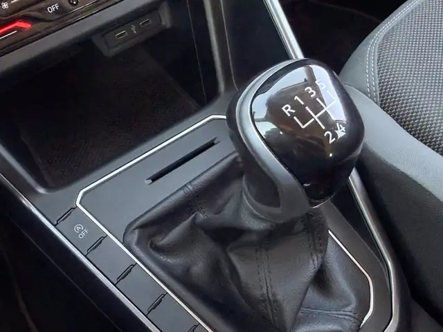 Volkswagen Polo view 26