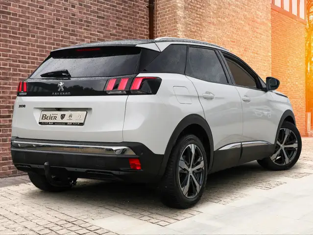 Peugeot 3008 view 4