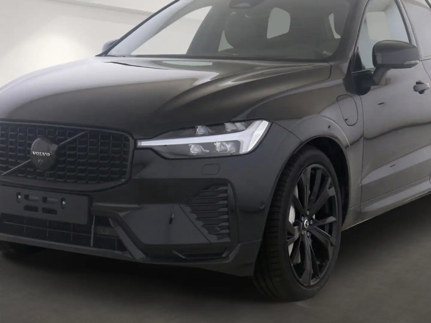 Volvo XC60 T6 Plus Black Edition Plug-In Hybrid AWD EU6e Luft Schwarz - 2
