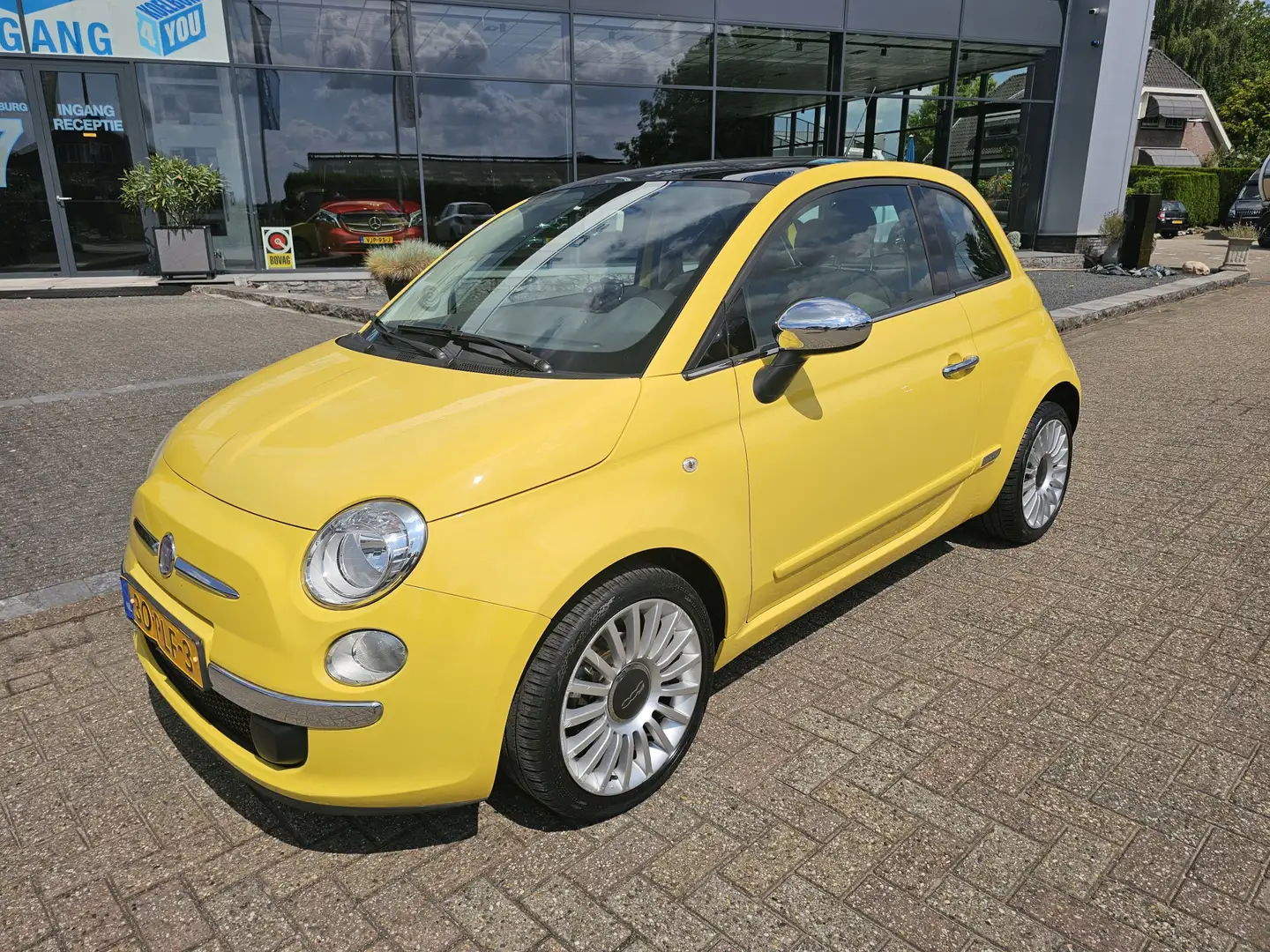 Fiat 500 1.2 Lounge Automaat Jaune - 1