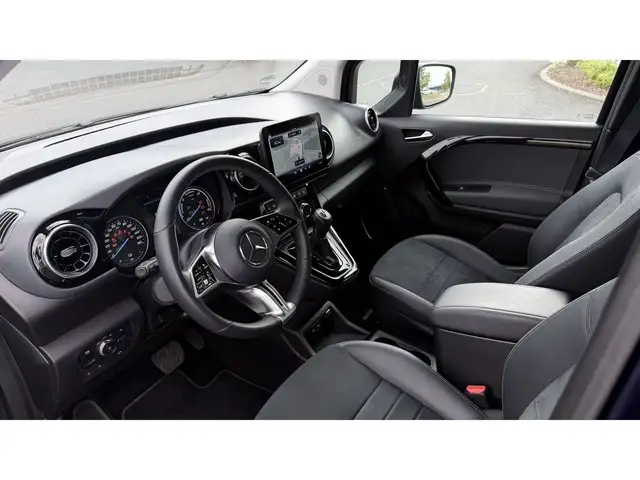 Mercedes-Benz EQT view 9