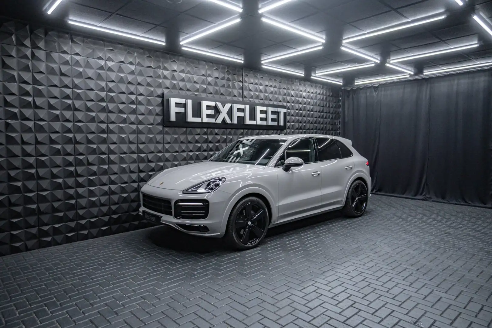 Porsche Cayenne KREIDE SportDesign Bose Pano 22Zoll Grau - 1