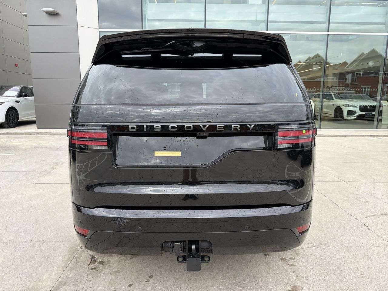 2026 Land Rover Discovery P300 Dynamic SE alt 4