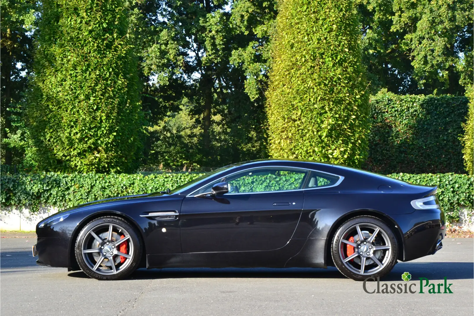 Aston Martin Vantage V8 Coupé Manual Noir - 2