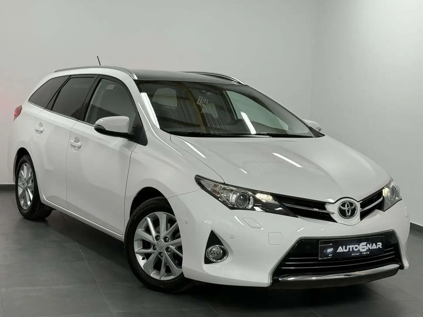 Toyota Auris SW 1.6i EU5 - 1erMain - Carnet - Camera - Navi Blanc - 1