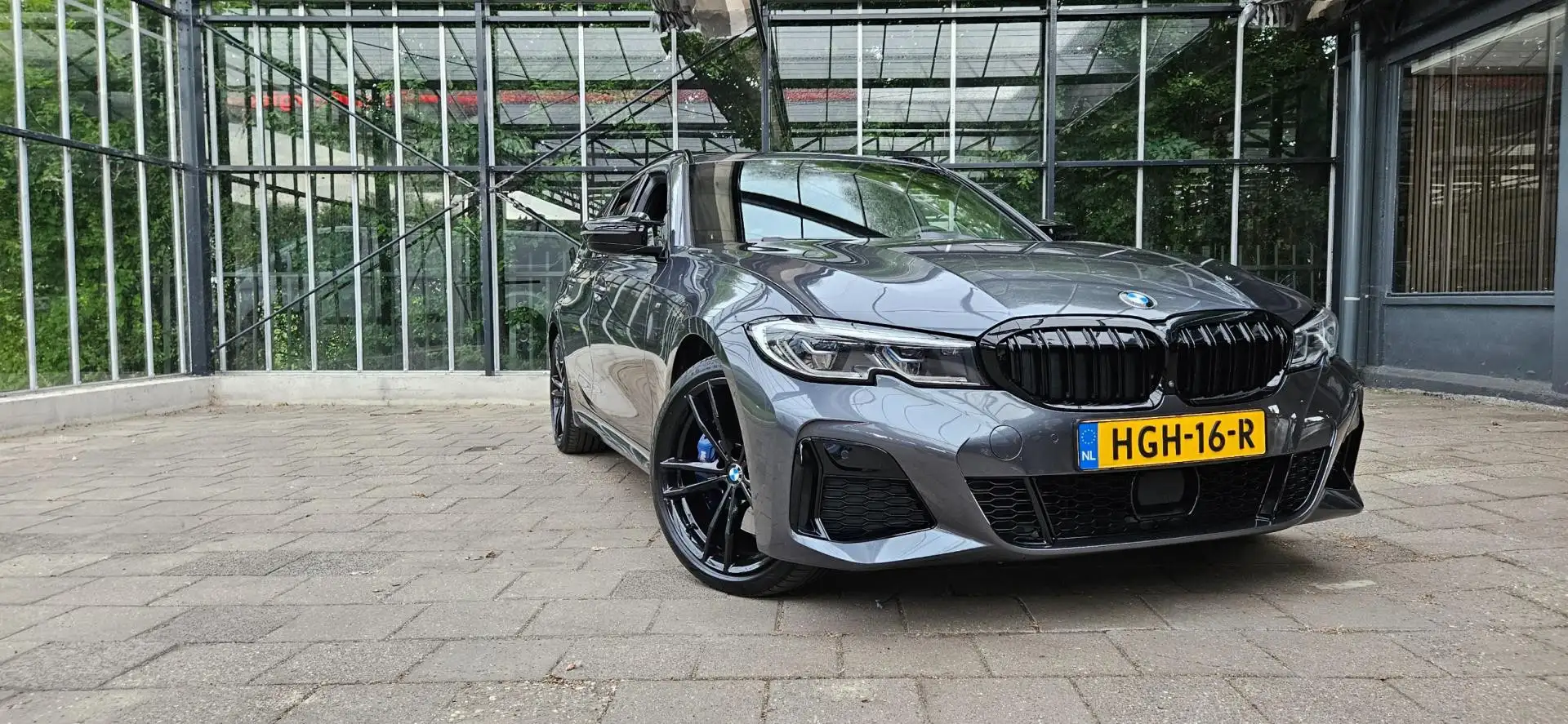 BMW 340 3-serie Touring M340i xDrive High Executive / M-sp Grijs - 2