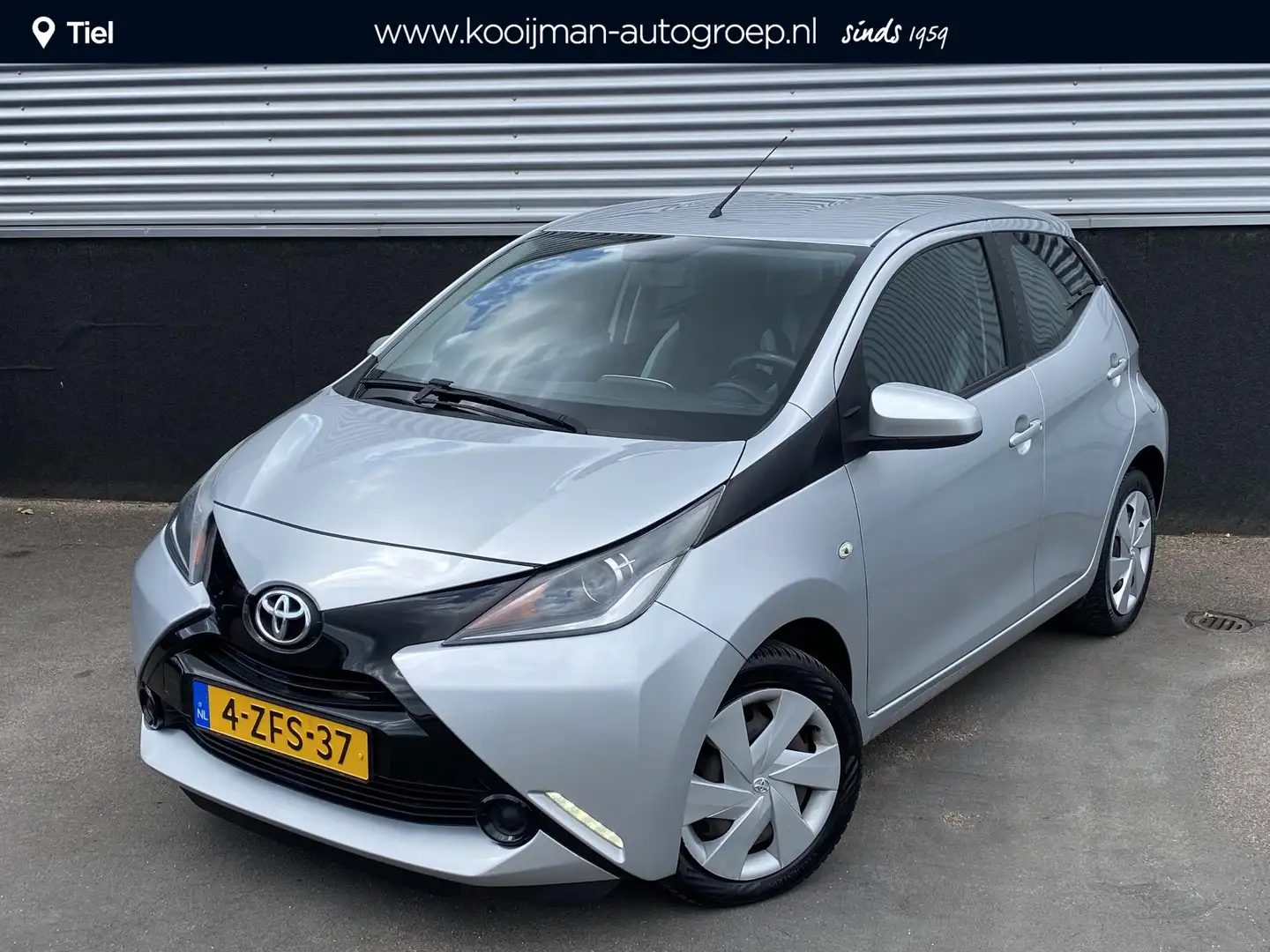 Toyota Aygo 1.0 VVT-i x-play Achteruitrijcamera, 1e eigenaar! Argent - 1