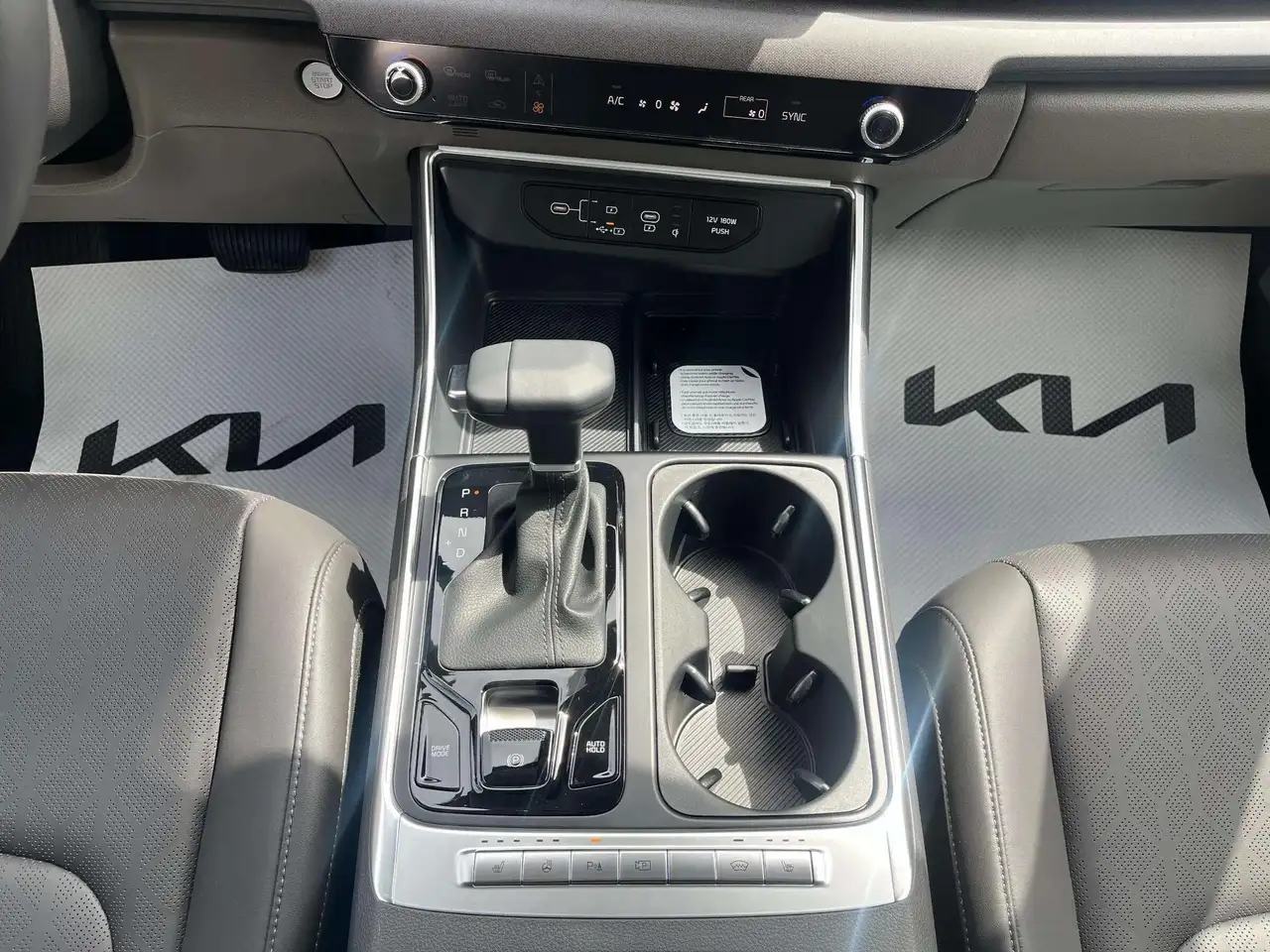 Kia Carnival fotografie Kia Carnival