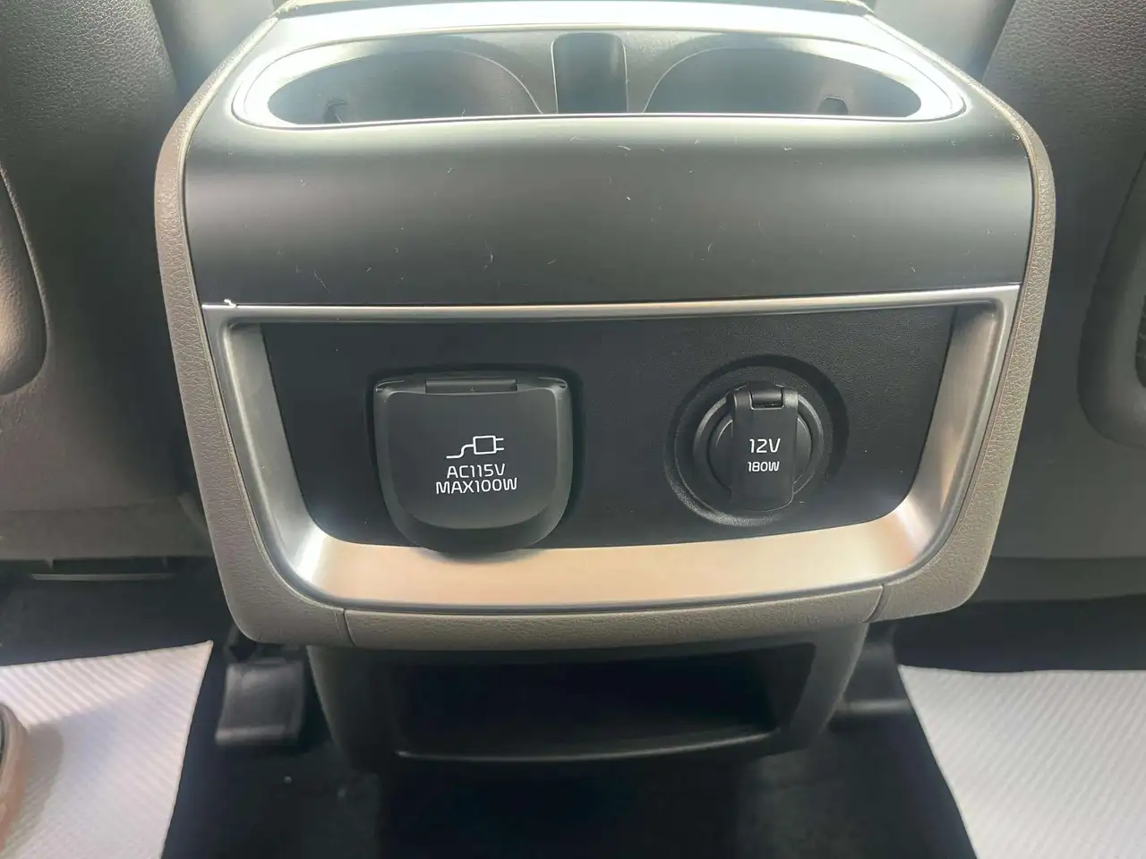 Kia Carnival fotografie Kia Carnival