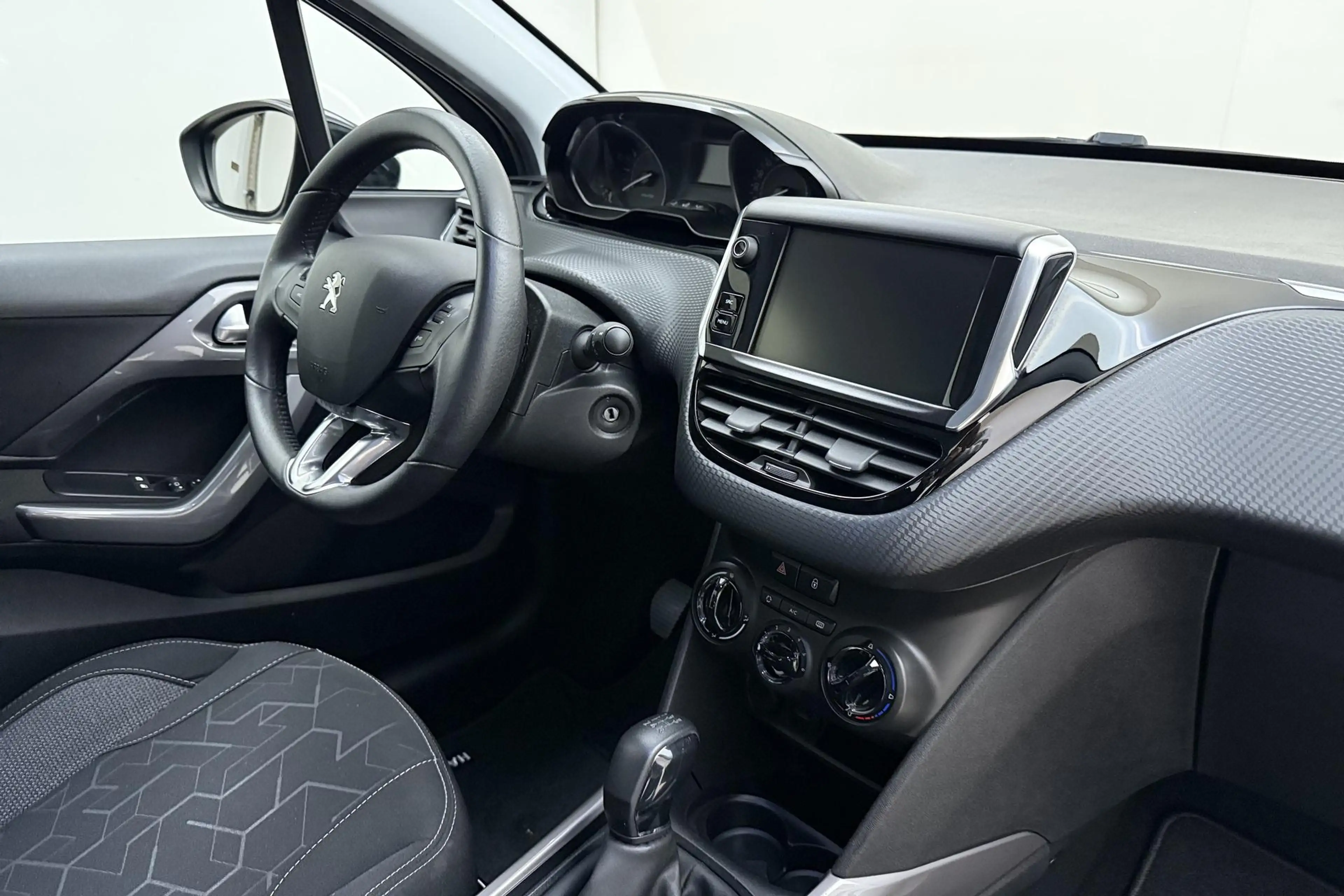 Peugeot 2008 1.2 PureTech Blue Lion | Trekhaak | Airco | Cruise — photo 14