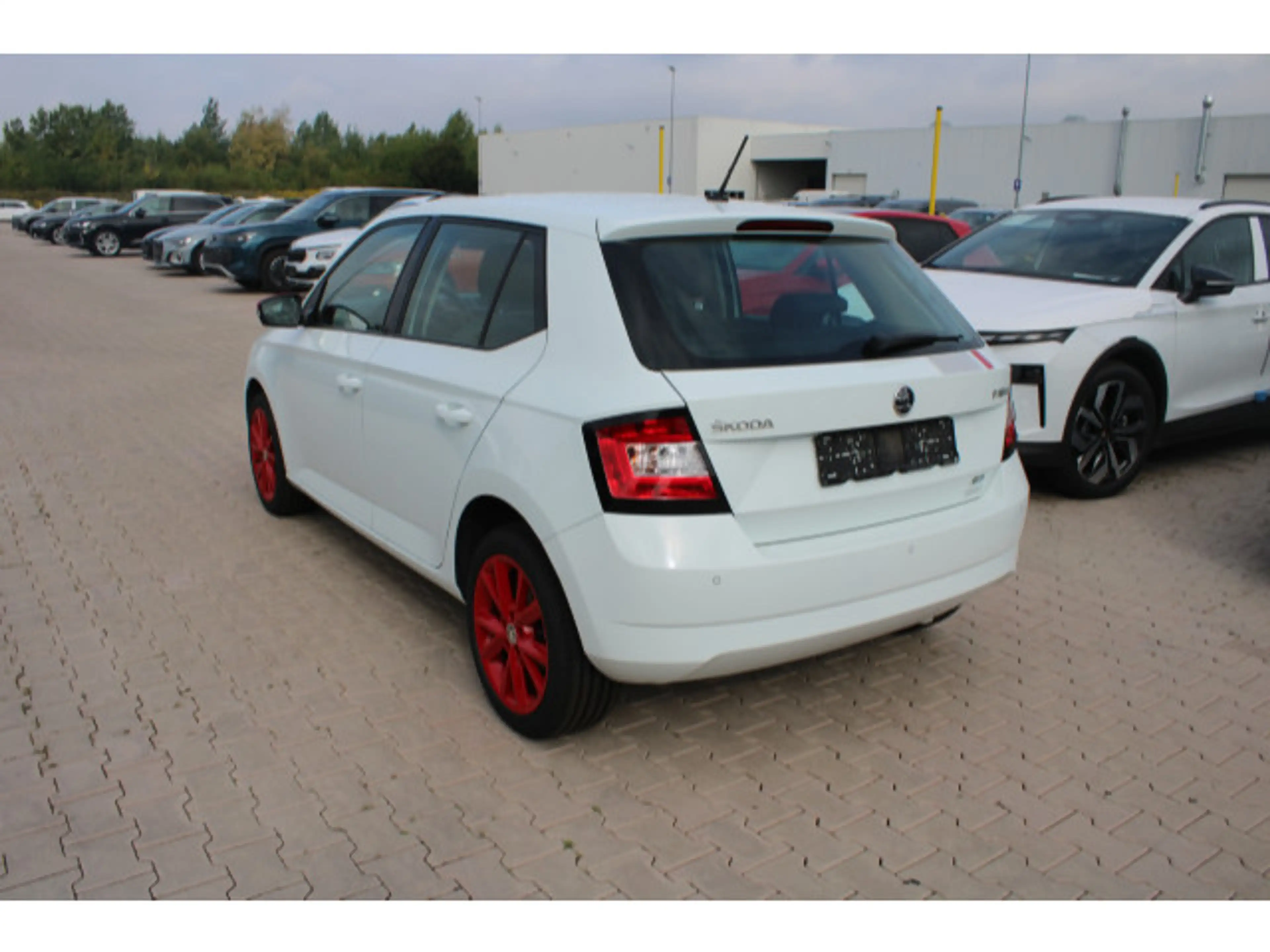 Skoda Fabia 1.2 TSI Red & Grey Einparkhi/Multilenk — photo 7