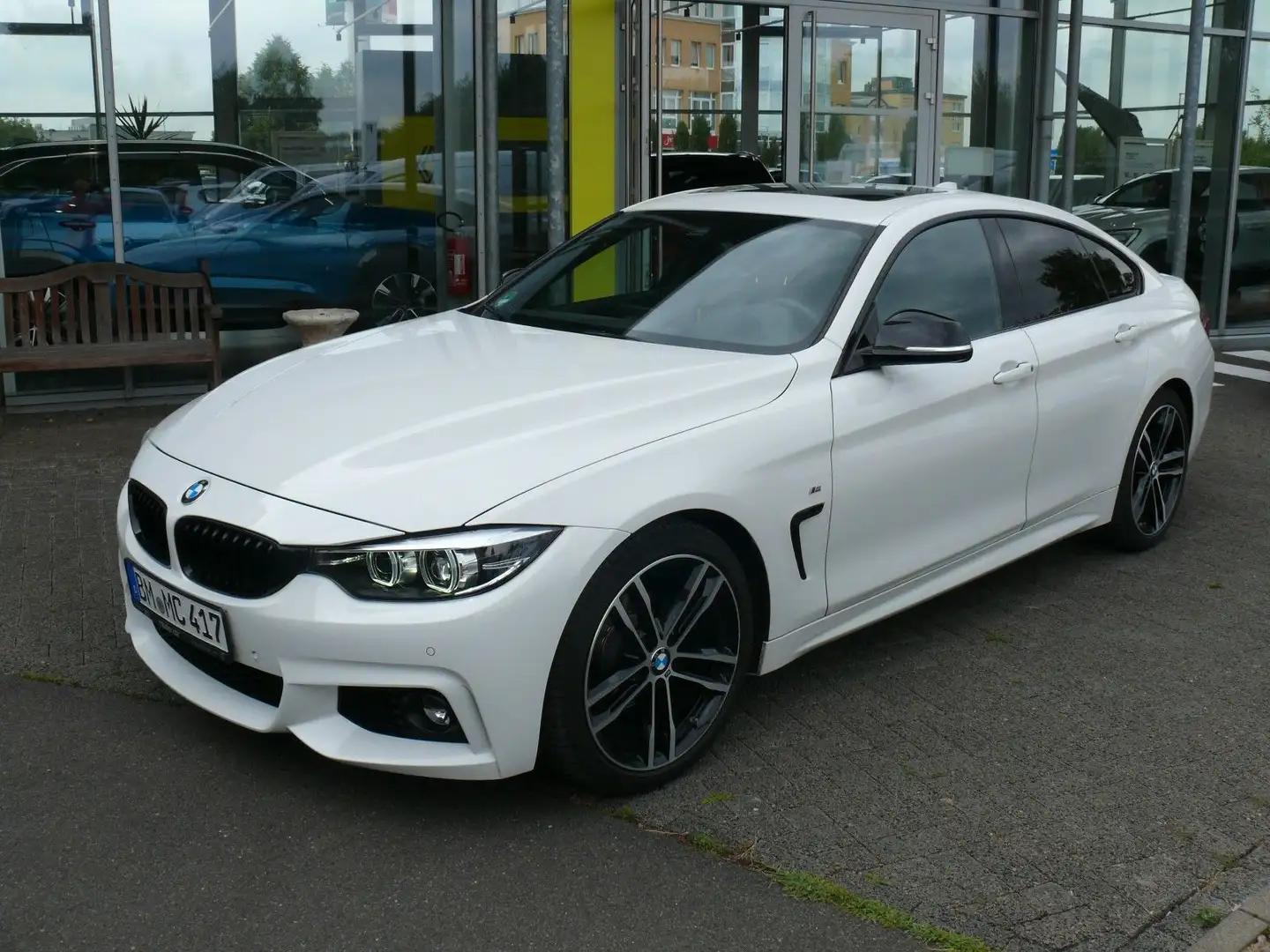 BMW 420 Baureihe 4 Gran Coupe 420 i M Sport White - 1