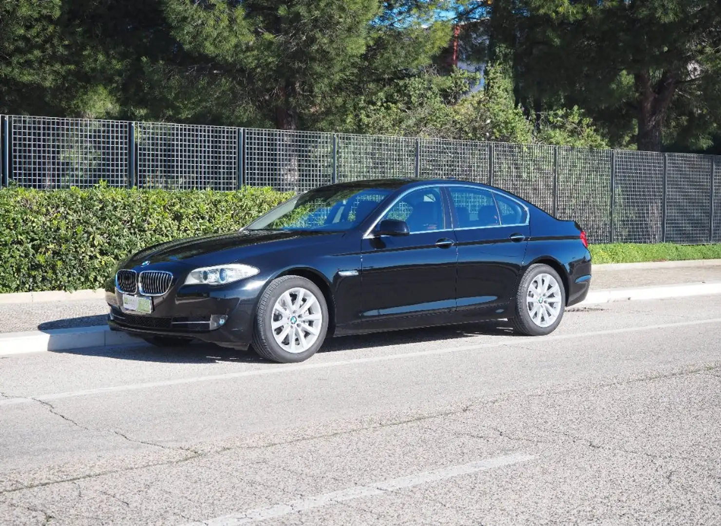 BMW 525 d Berlina 2.0 Futura 218cv autom. Nero - 1