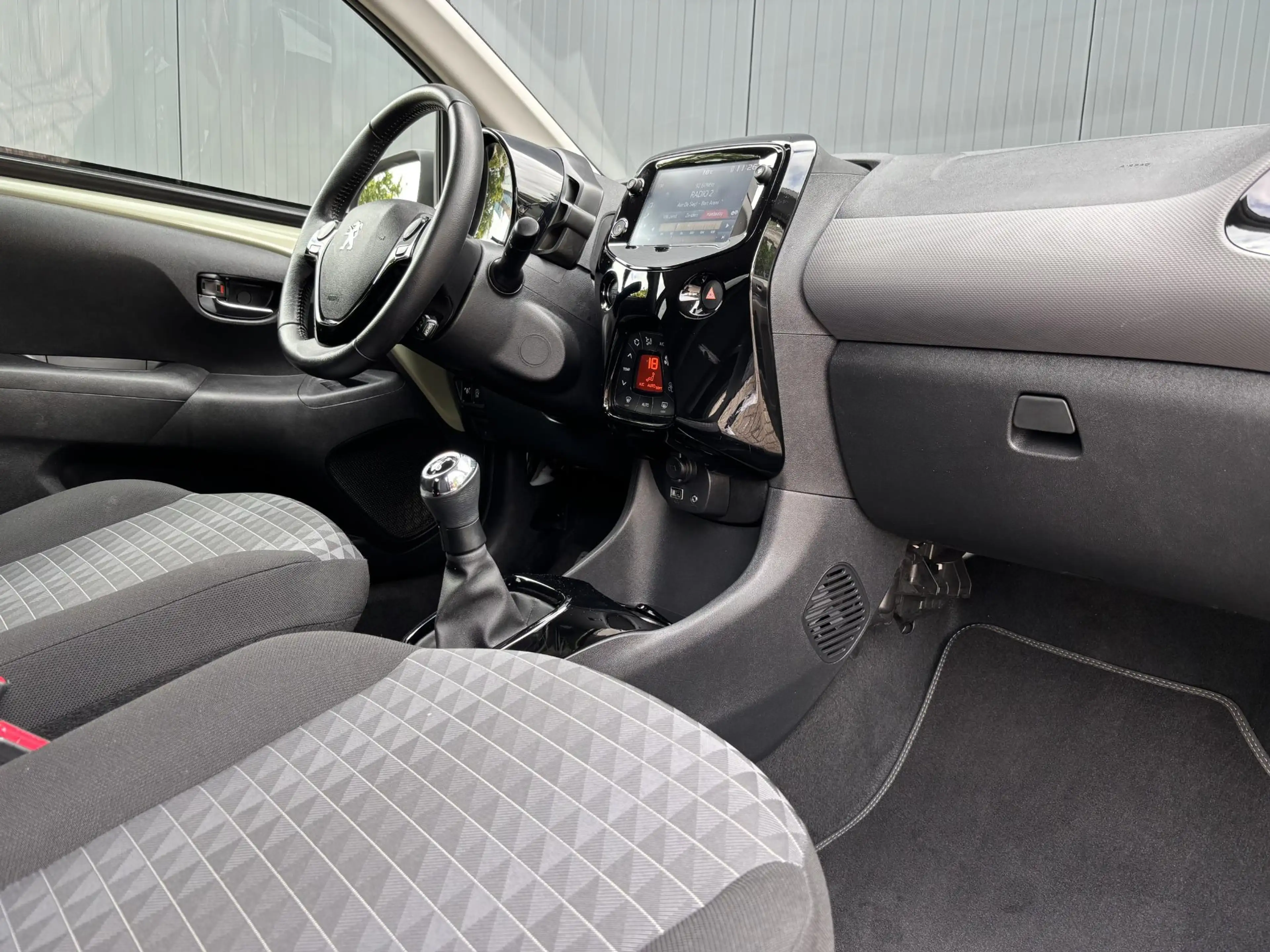 Peugeot 108 1.0 e-VTi Allure | Achteruitrijcamera | AppleCarPl — photo 7