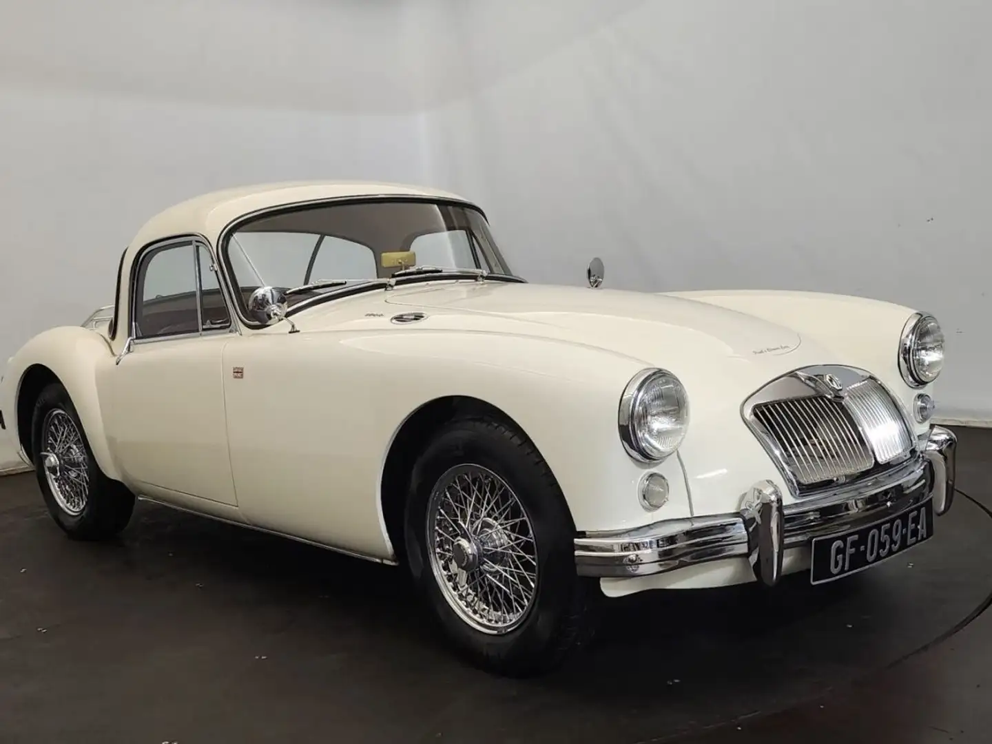 MG MGA A 1600 coupé Blanc - 1