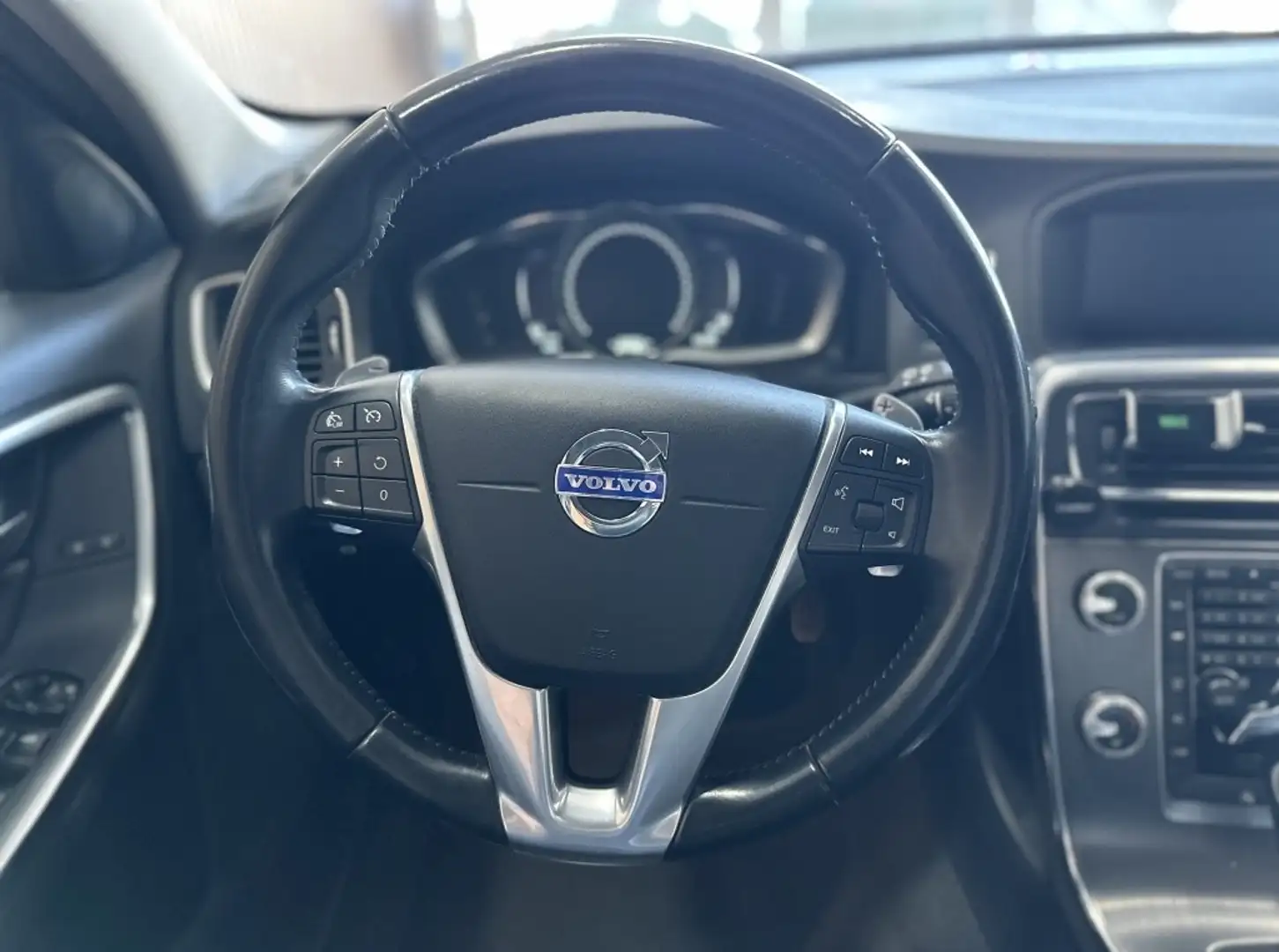 Volvo V60 D4 Summum Aut. 181 Gris - 2