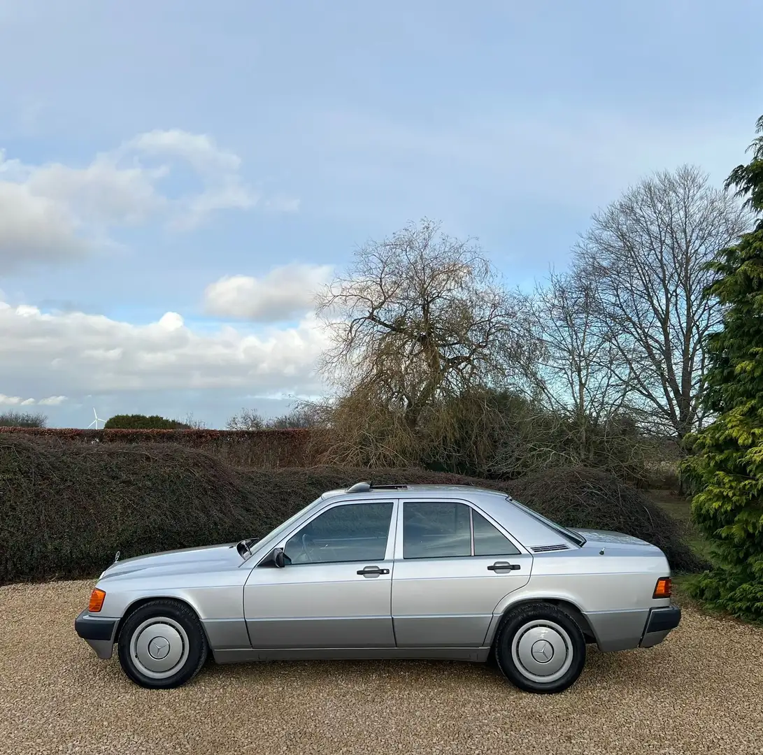 Mercedes-Benz 190 DIESEL 2.0 PREMIER PROPRIETAIRE 5 VITESSES !!!! Silber - 2
