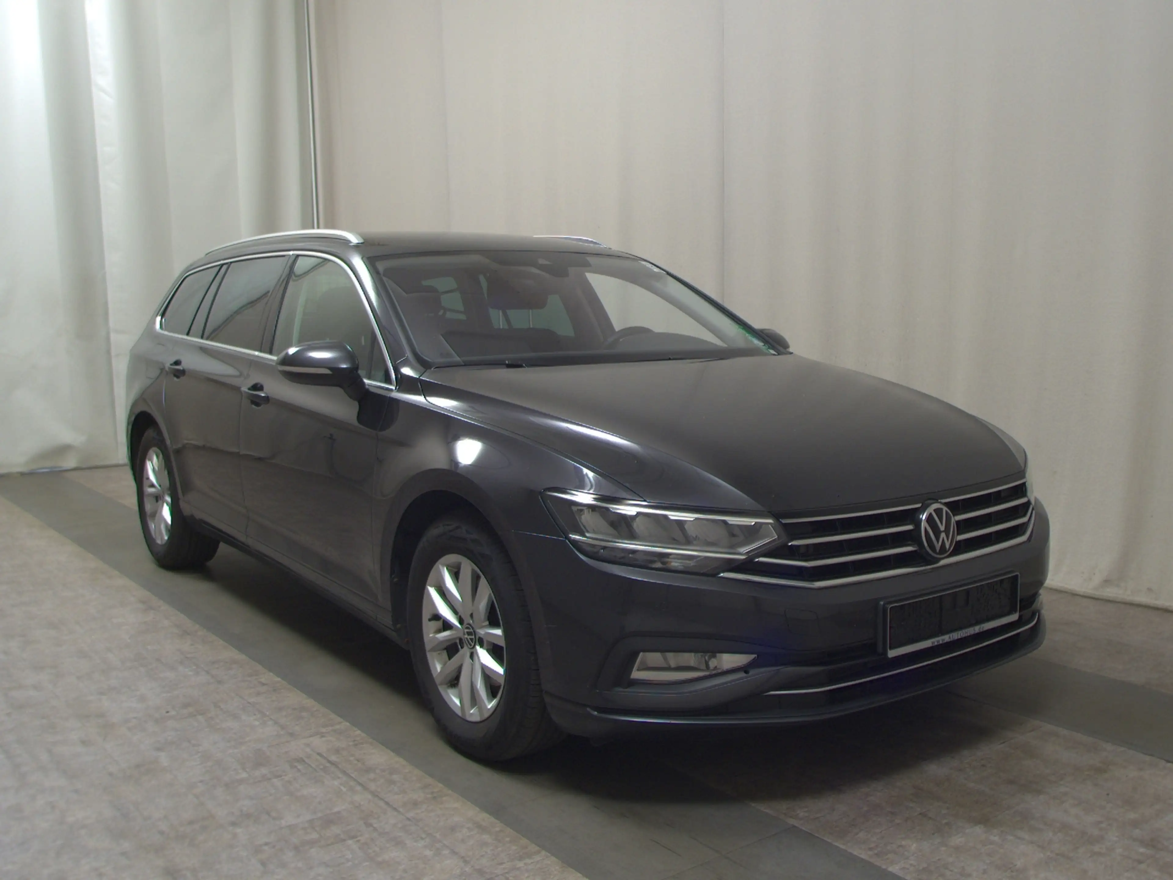 Volkswagen Passat Variant — photo 3