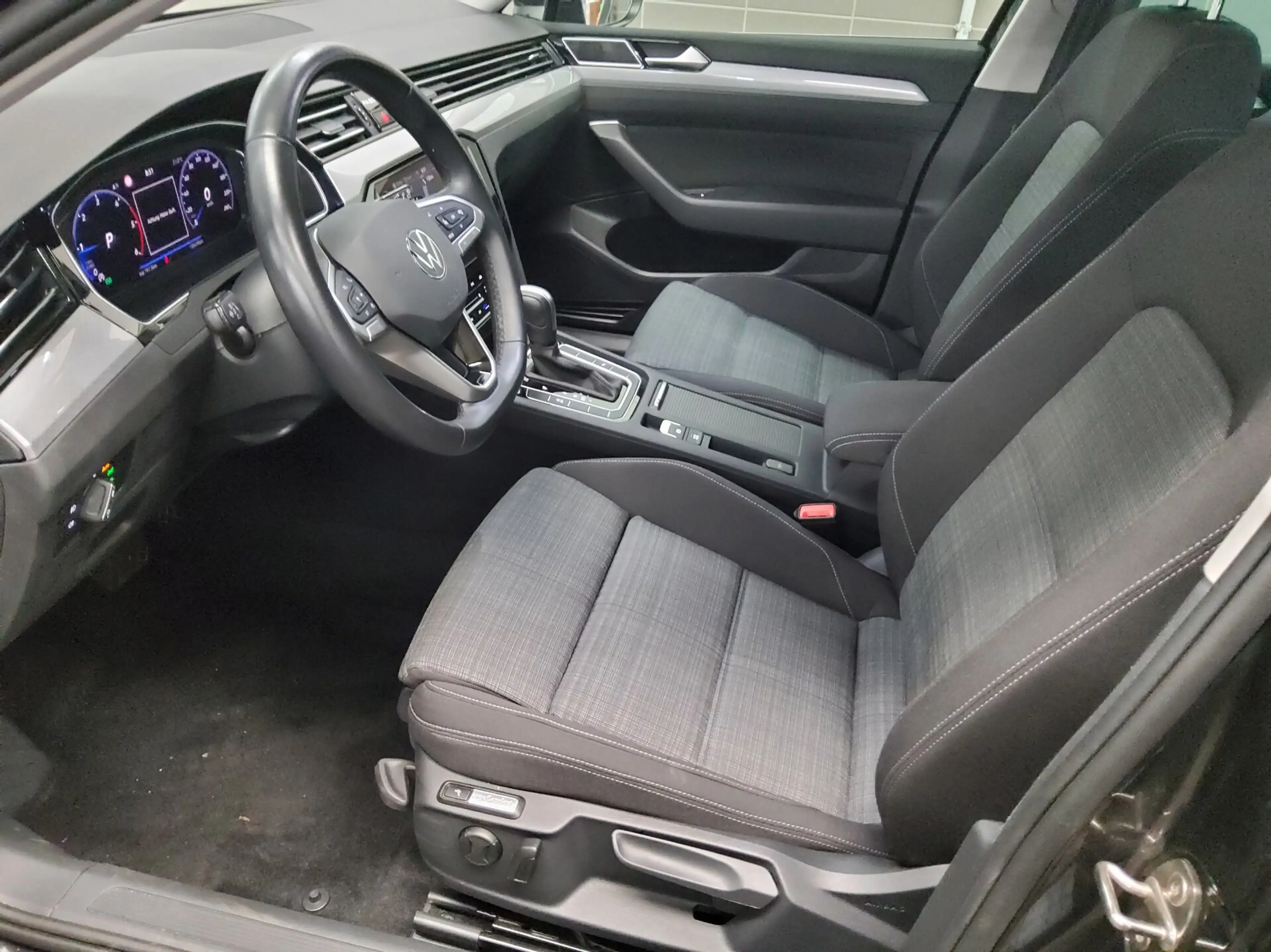 Volkswagen Passat Variant — photo 9