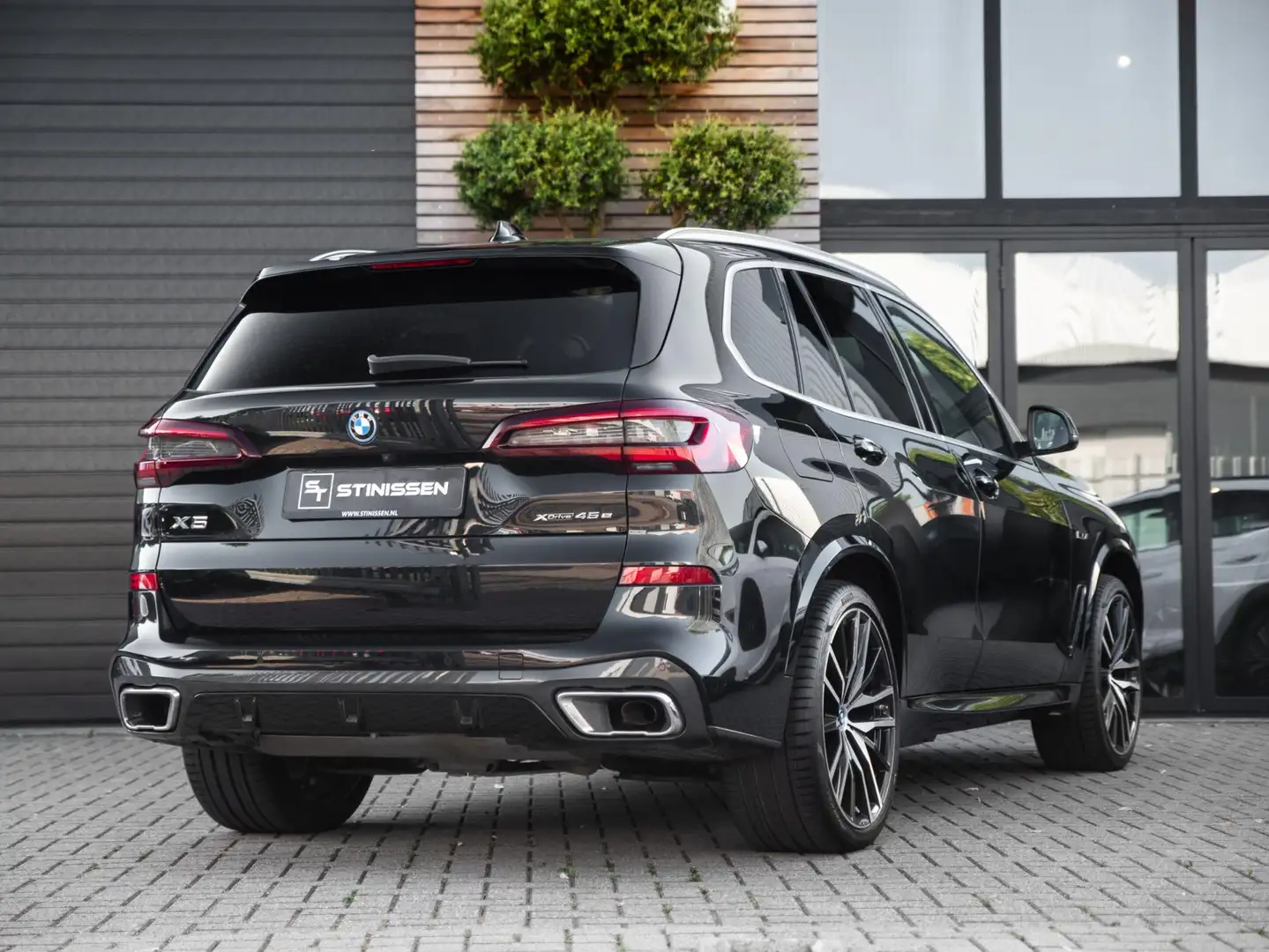 BMW X5 xDrive45e High Executive M-Pakket Pano Laser Trekh Zwart - 2