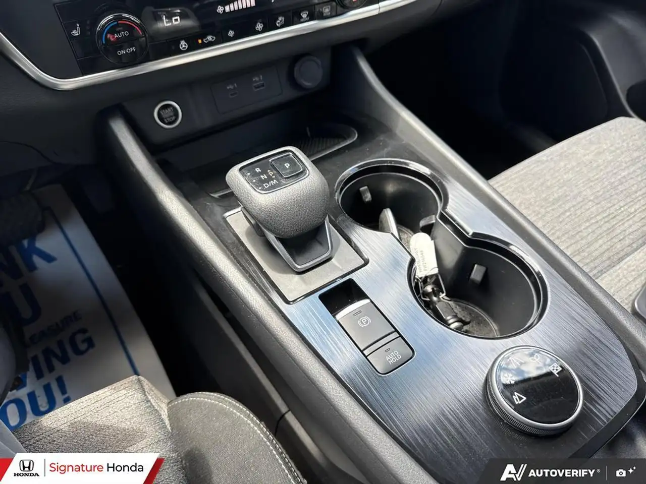 Nissan Rogue fotografie Nissan Rogue