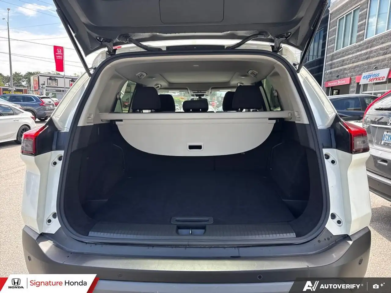 Nissan Rogue fotografie Nissan Rogue