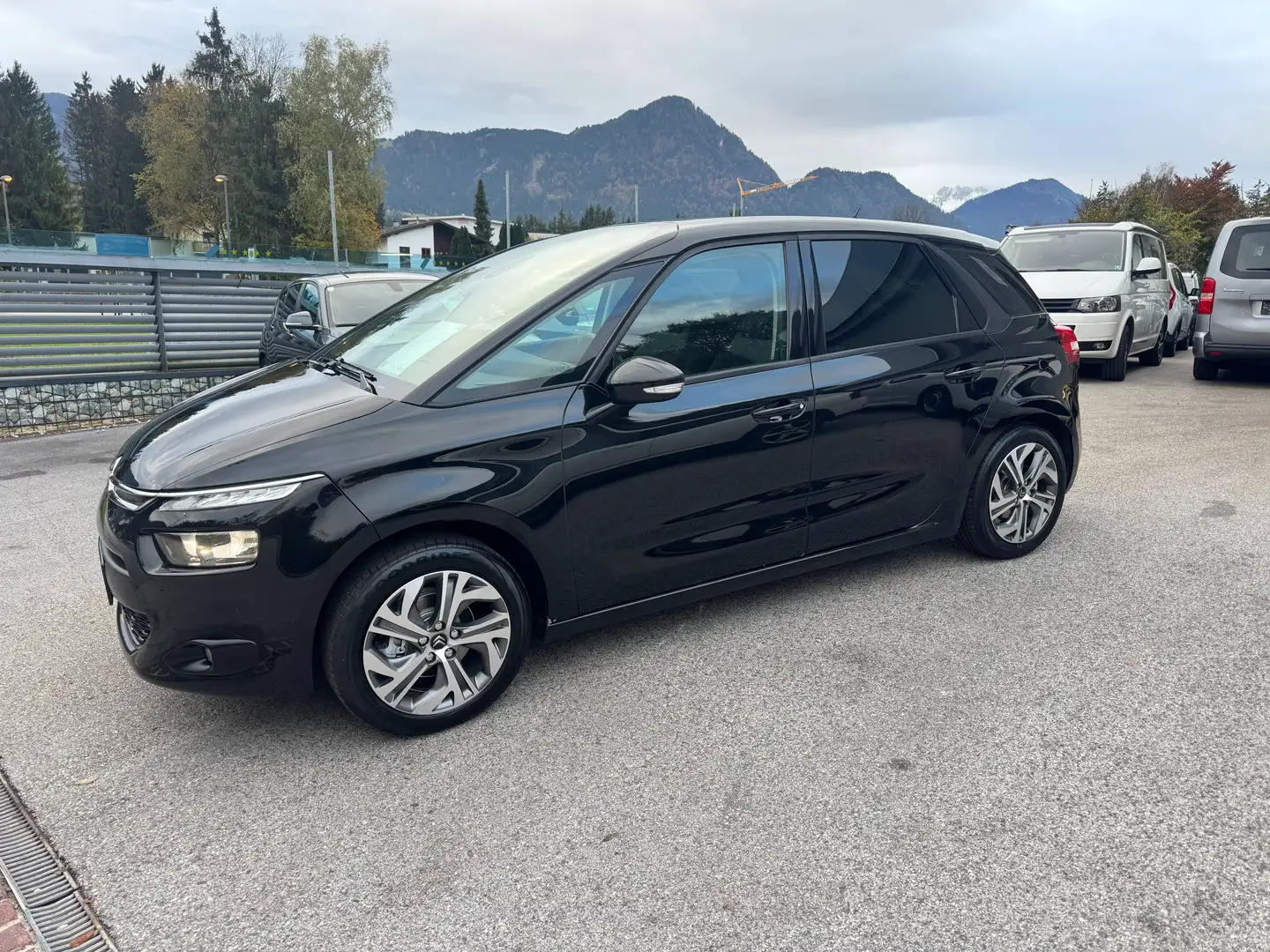 Citroen C4 Picasso Schwarz - 2