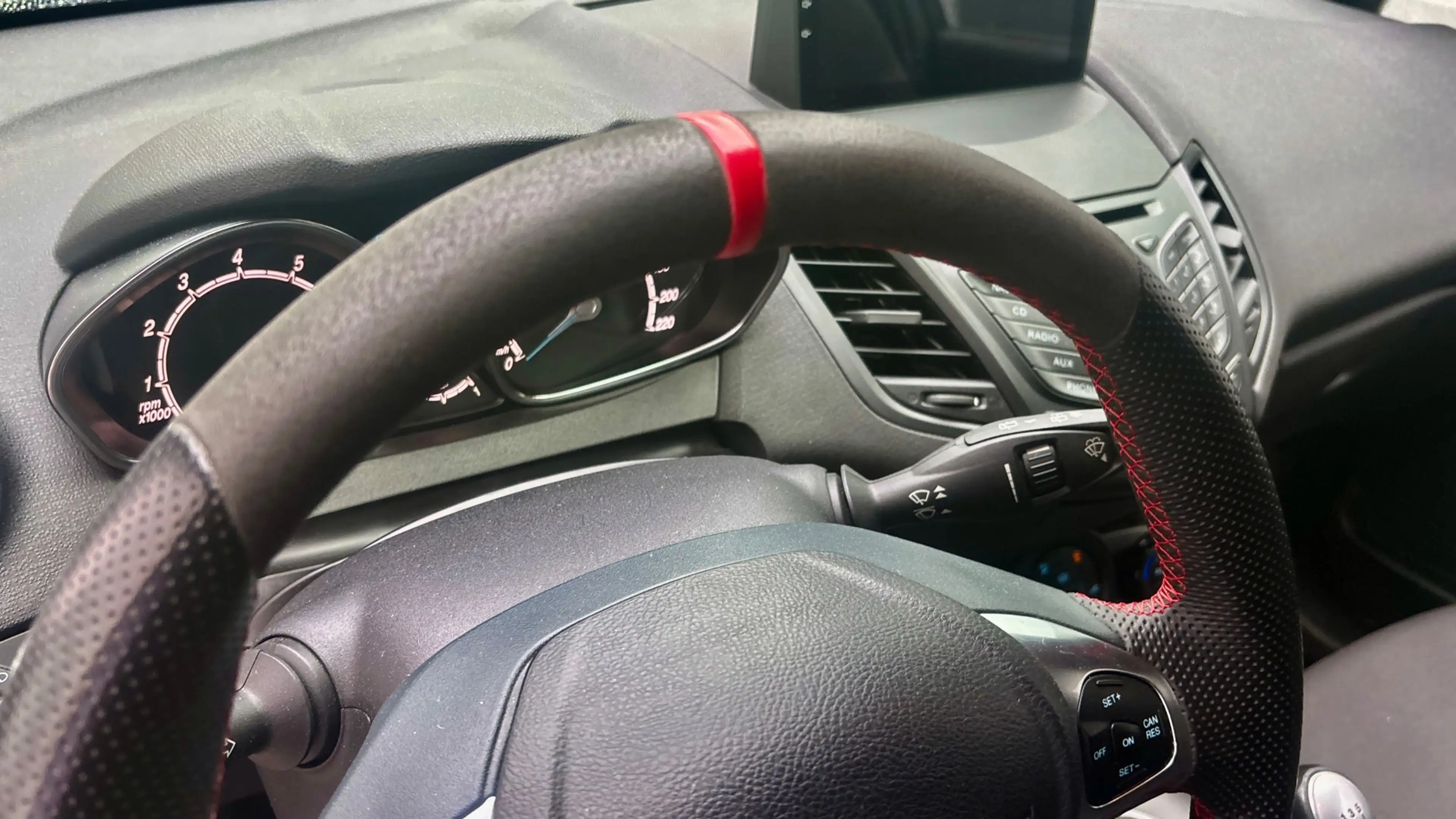Ford Fiesta 1.0 EcoBoost ST Line Navi / Maxton / Cruise / PDC — photo 32