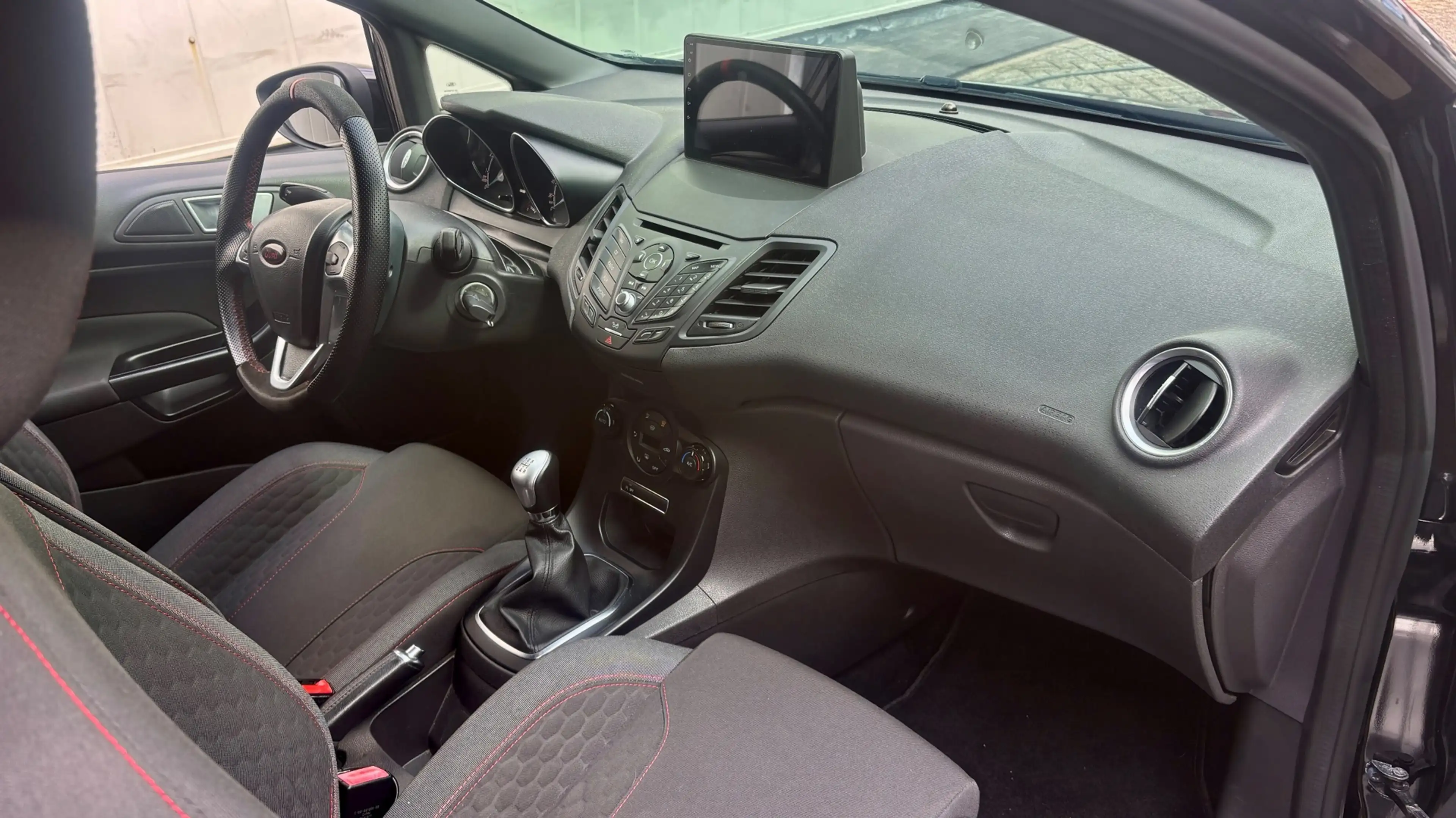 Ford Fiesta 1.0 EcoBoost ST Line Navi / Maxton / Cruise / PDC — photo 29