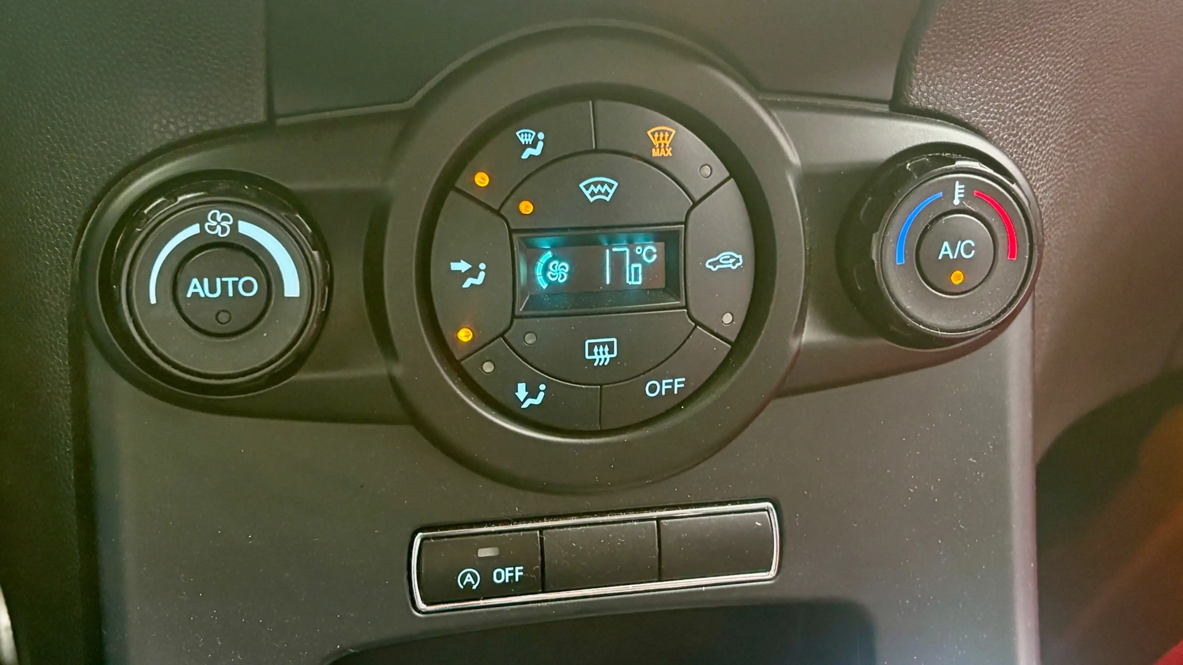 Ford Fiesta 1.0 EcoBoost ST Line Navi / Maxton / Cruise / PDC — photo 40