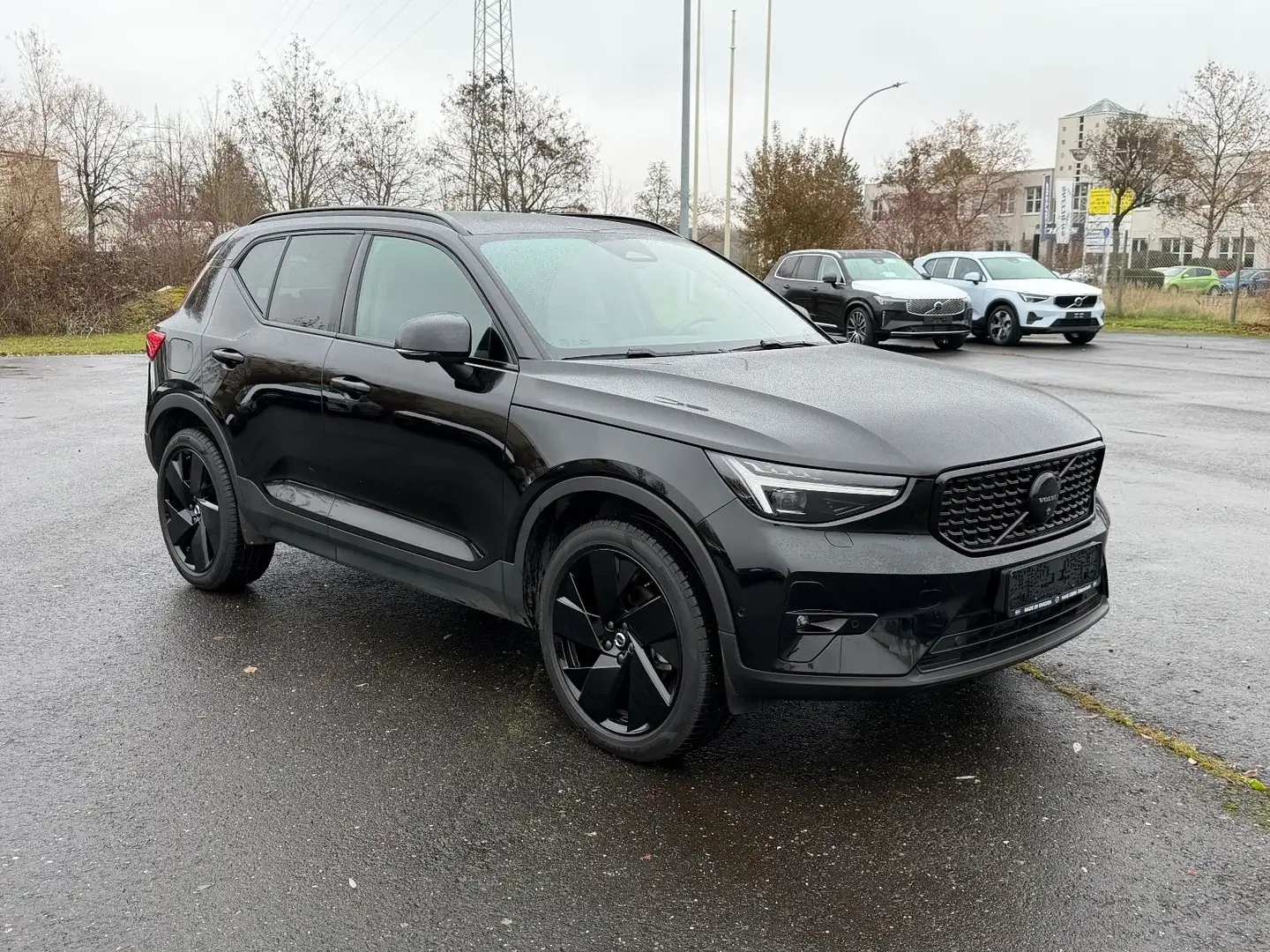 Volvo XC40 B3 Plus Black Edition DCT Schwarz - 1