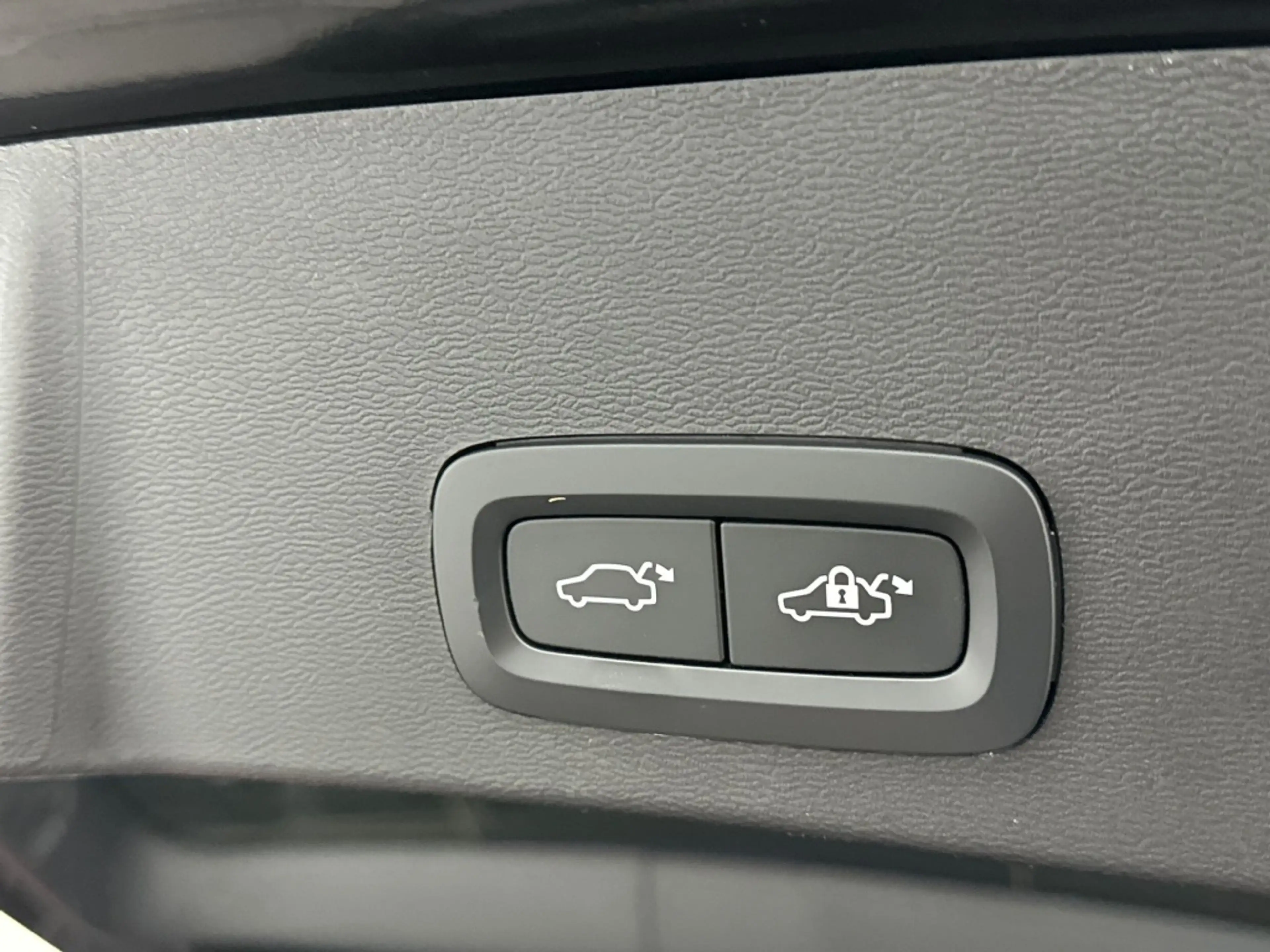 Volvo XC40 T5 262PK Recharge R-Design| Pano| Adap.Cruise| 360 — photo 34