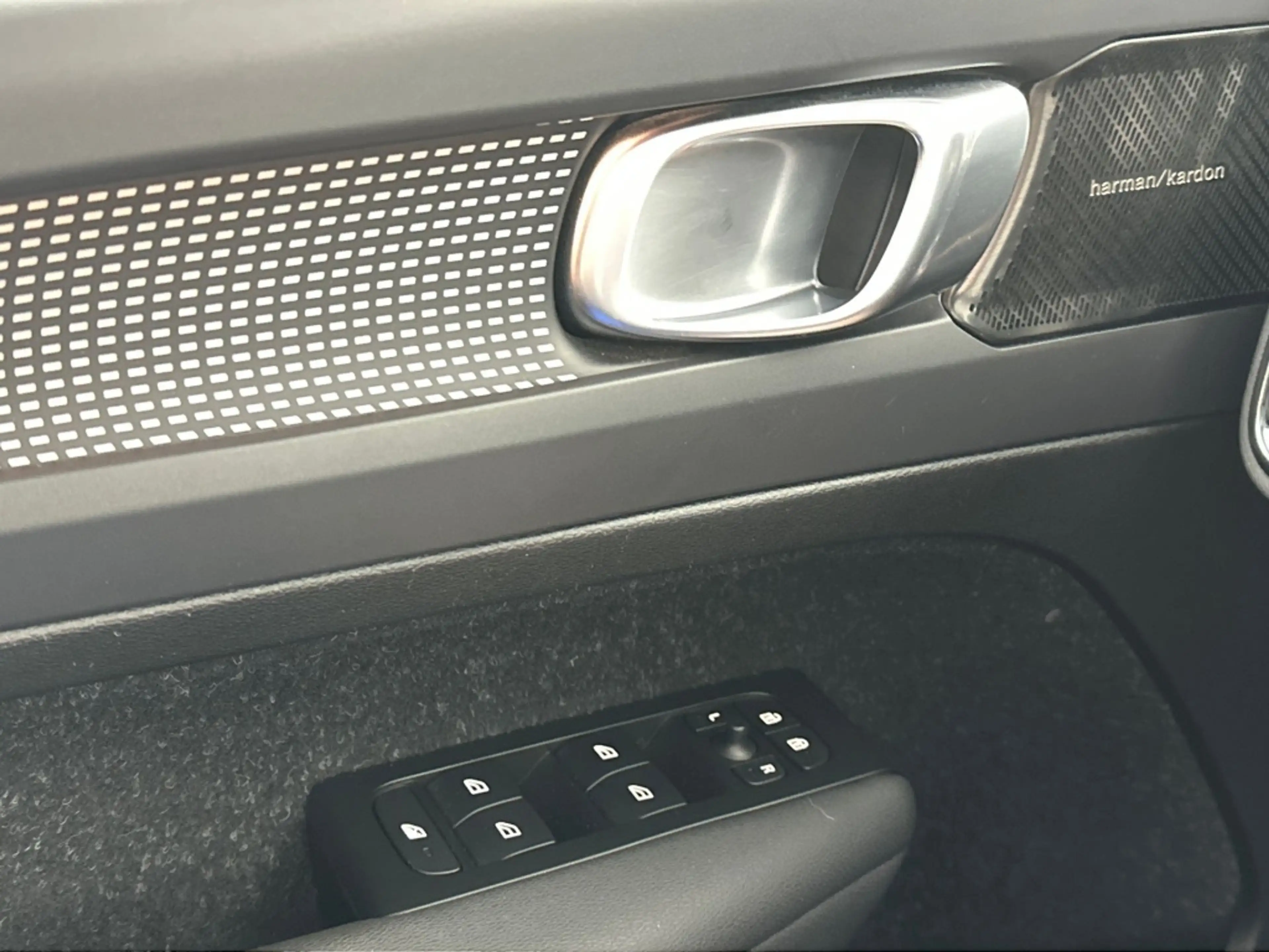 Volvo XC40 T5 262PK Recharge R-Design| Pano| Adap.Cruise| 360 — photo 10