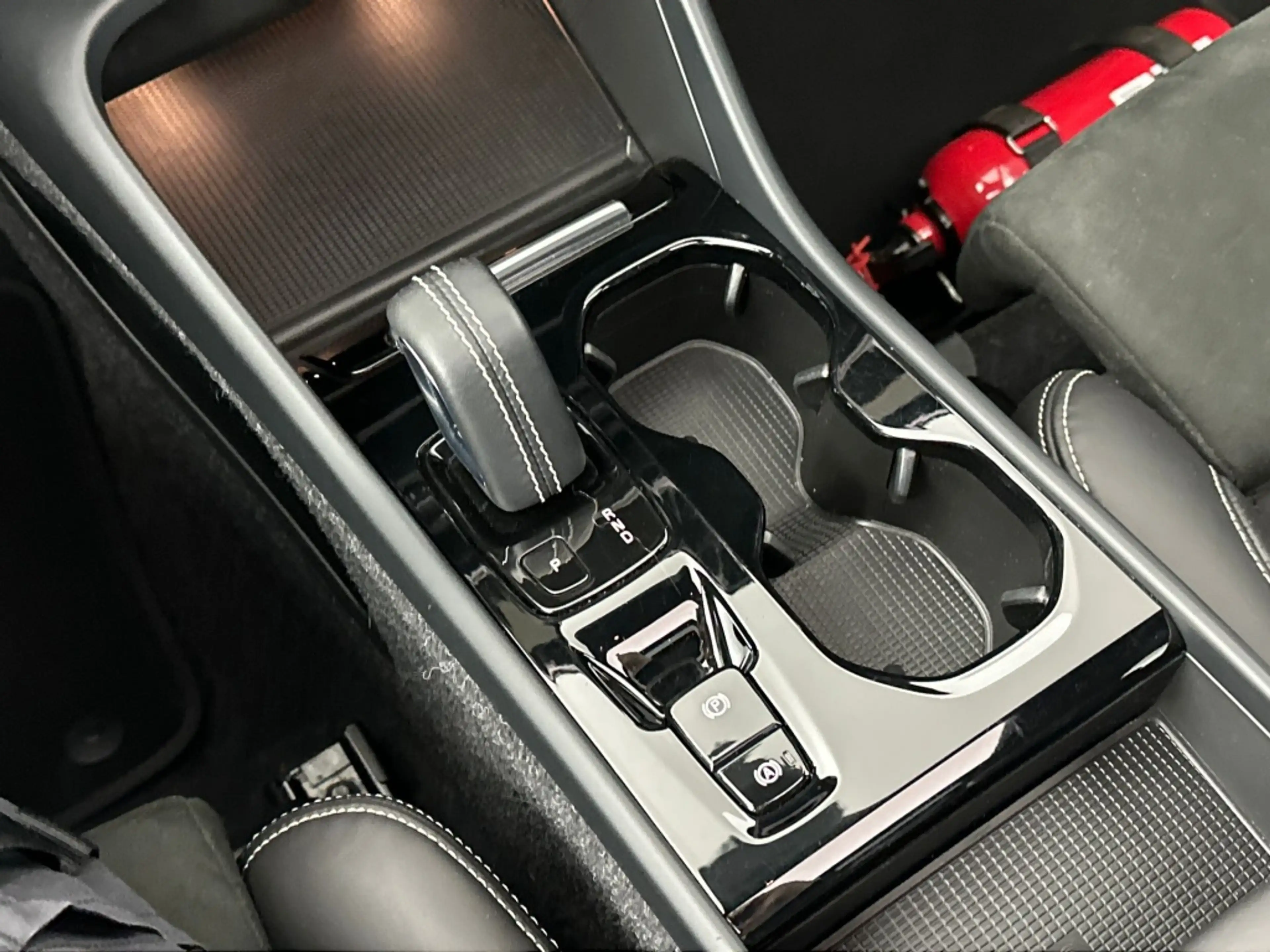 Volvo XC40 T5 262PK Recharge R-Design| Pano| Adap.Cruise| 360 — photo 30