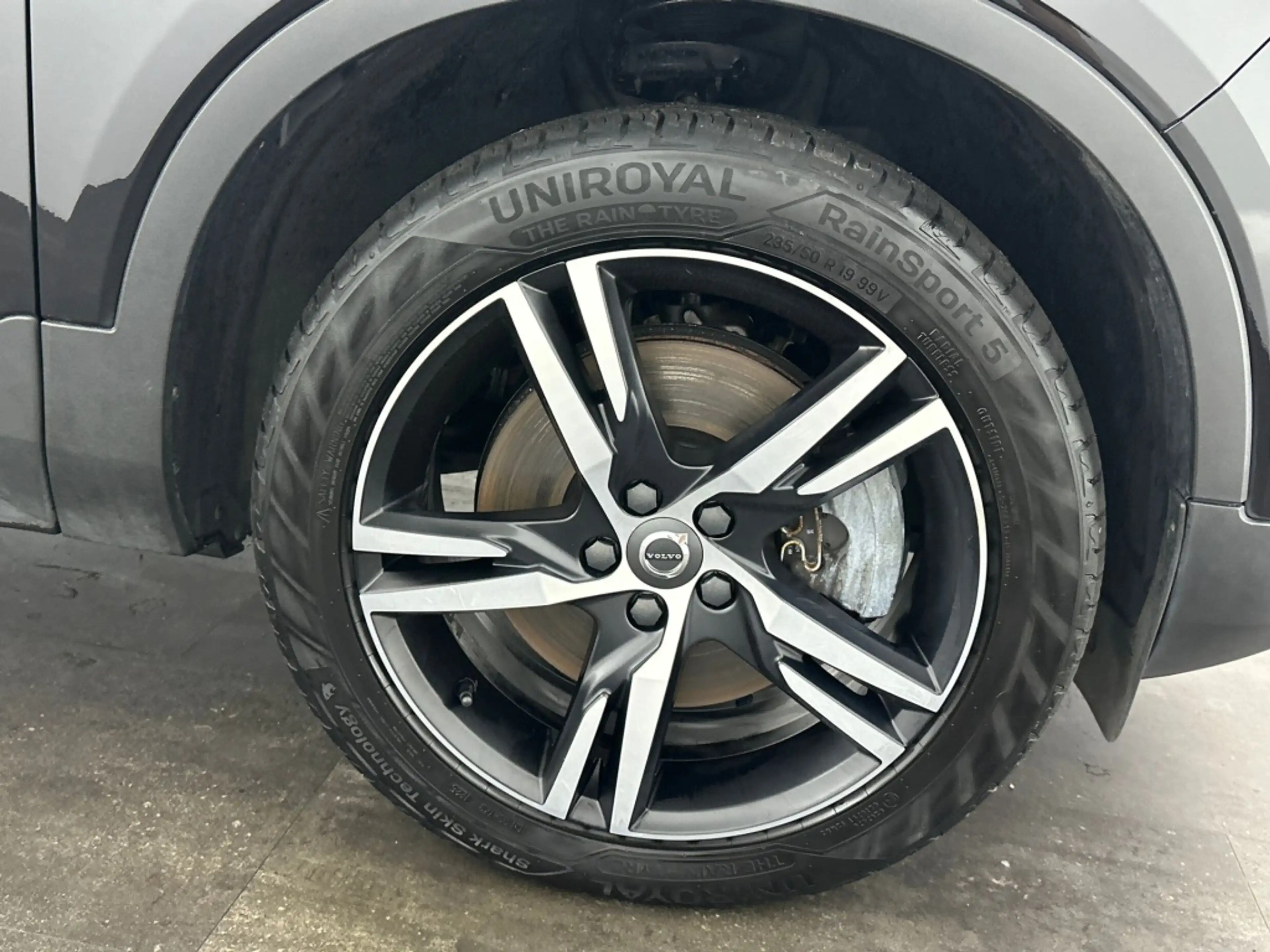 Volvo XC40 T5 262PK Recharge R-Design| Pano| Adap.Cruise| 360 — photo 8