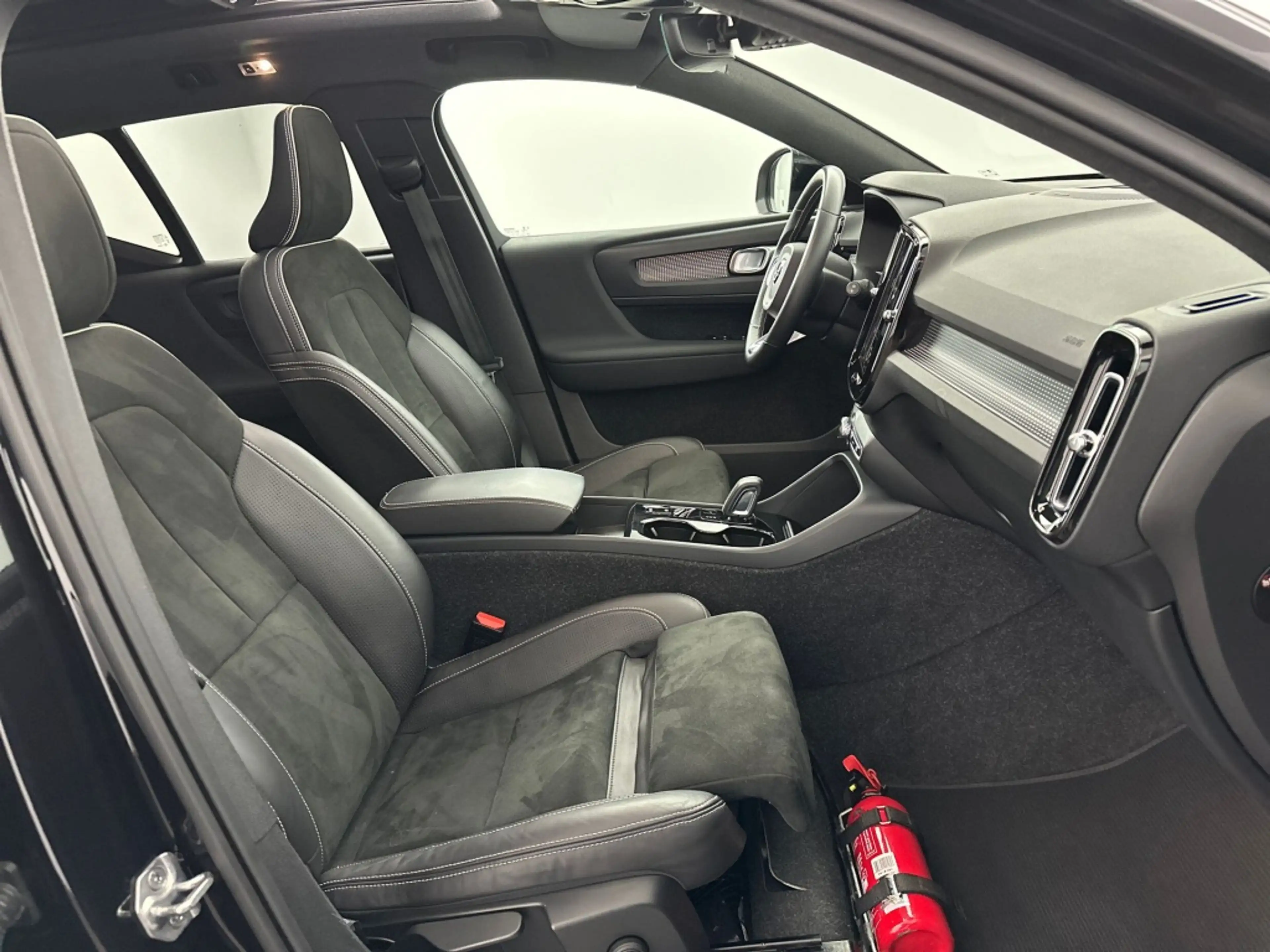 Volvo XC40 T5 262PK Recharge R-Design| Pano| Adap.Cruise| 360 — photo 15