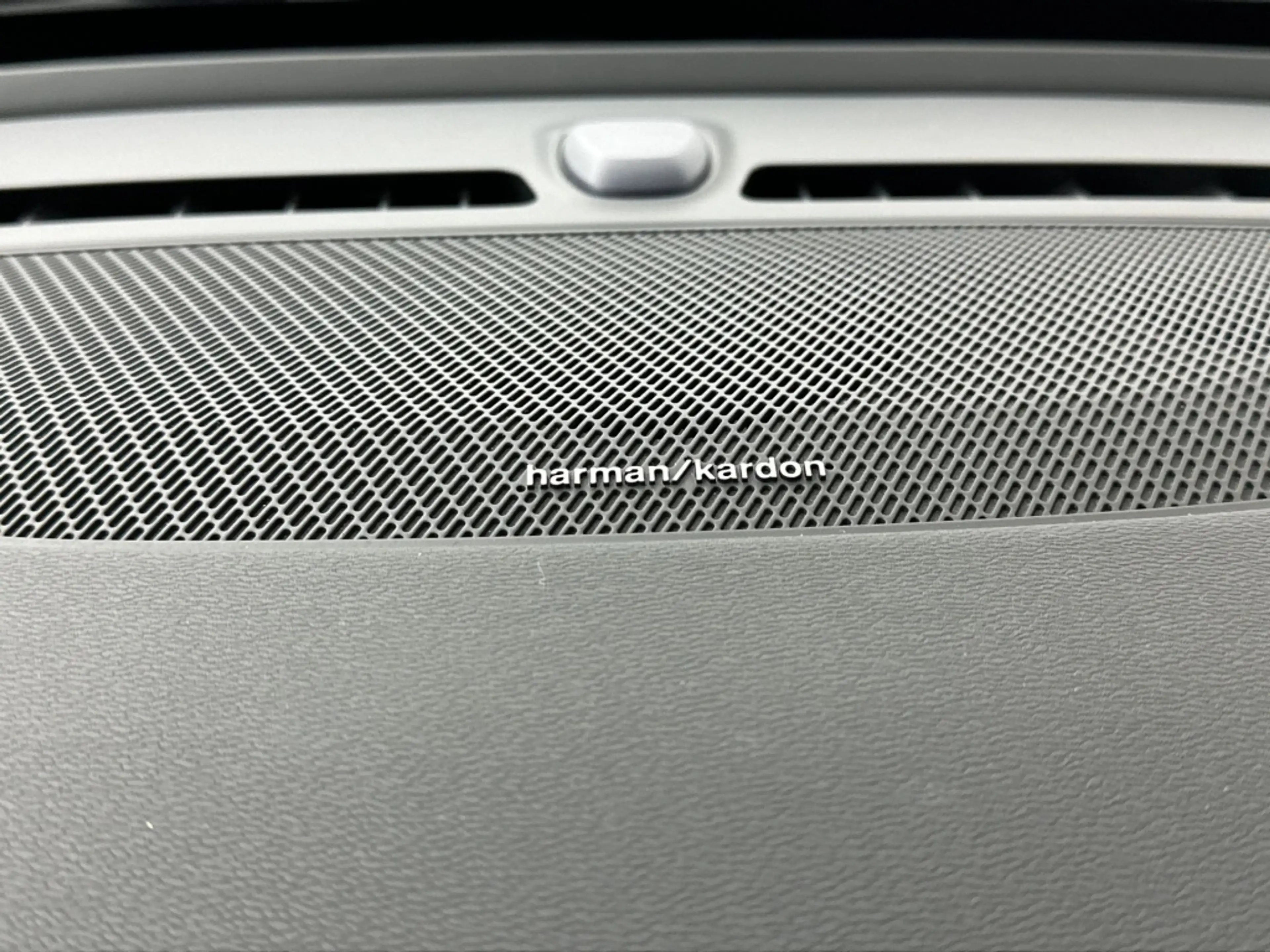 Volvo XC40 T5 262PK Recharge R-Design| Pano| Adap.Cruise| 360 — photo 23