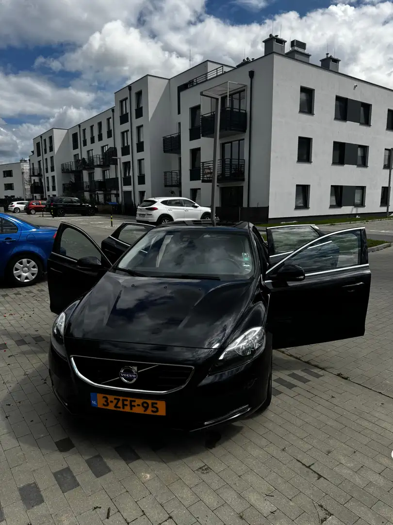 Volvo V40 D4 Summum 2014 NIEUWE APK ONDERHOUD ✅ FULL Zwart - 1