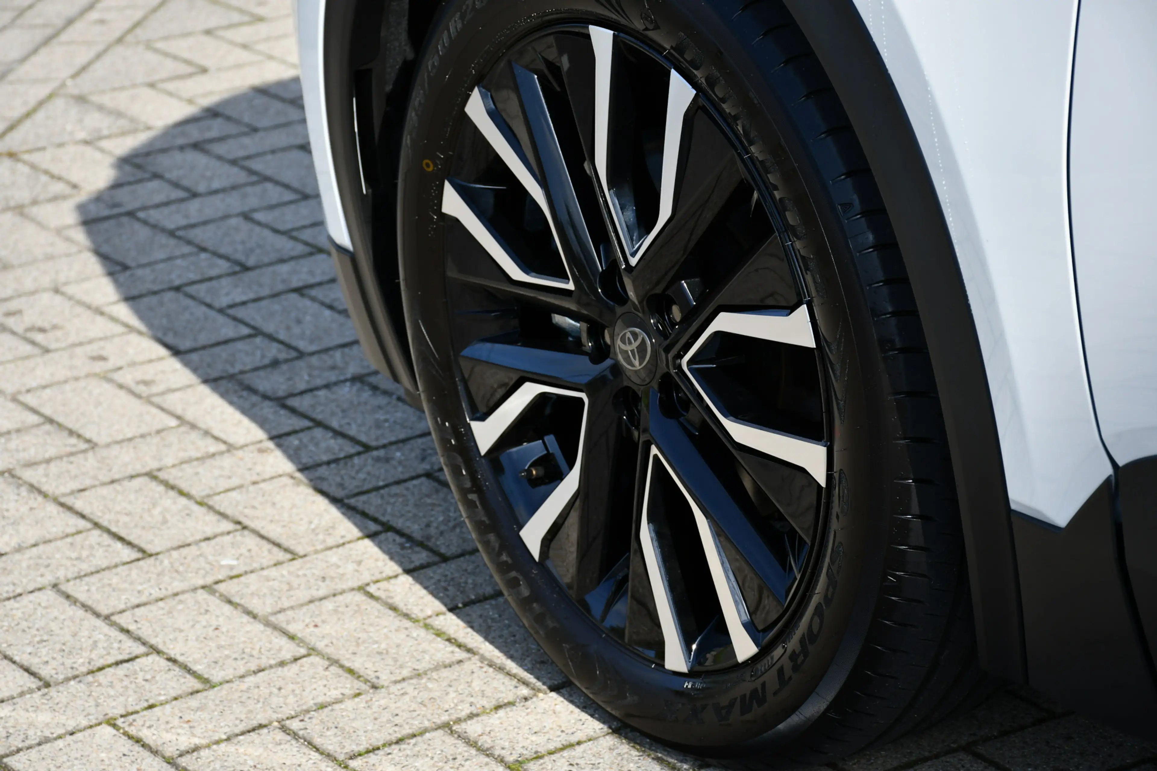 Toyota C-HR+ First Edition 77 kWh 224pk | Nieuw | Lichtmetalen — photo 8