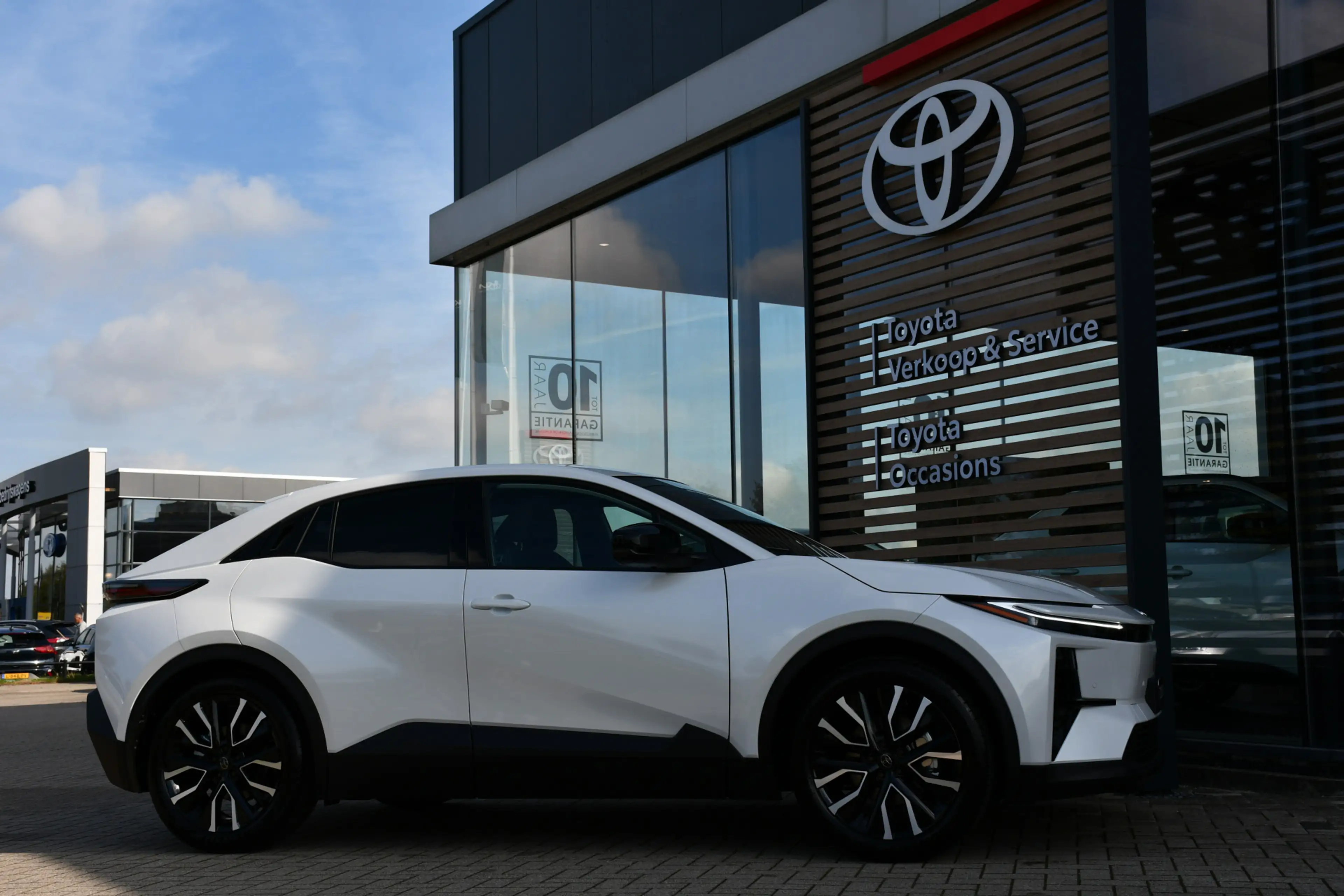 Toyota C-HR+ First Edition 77 kWh 224pk | Nieuw | Lichtmetalen — photo 3