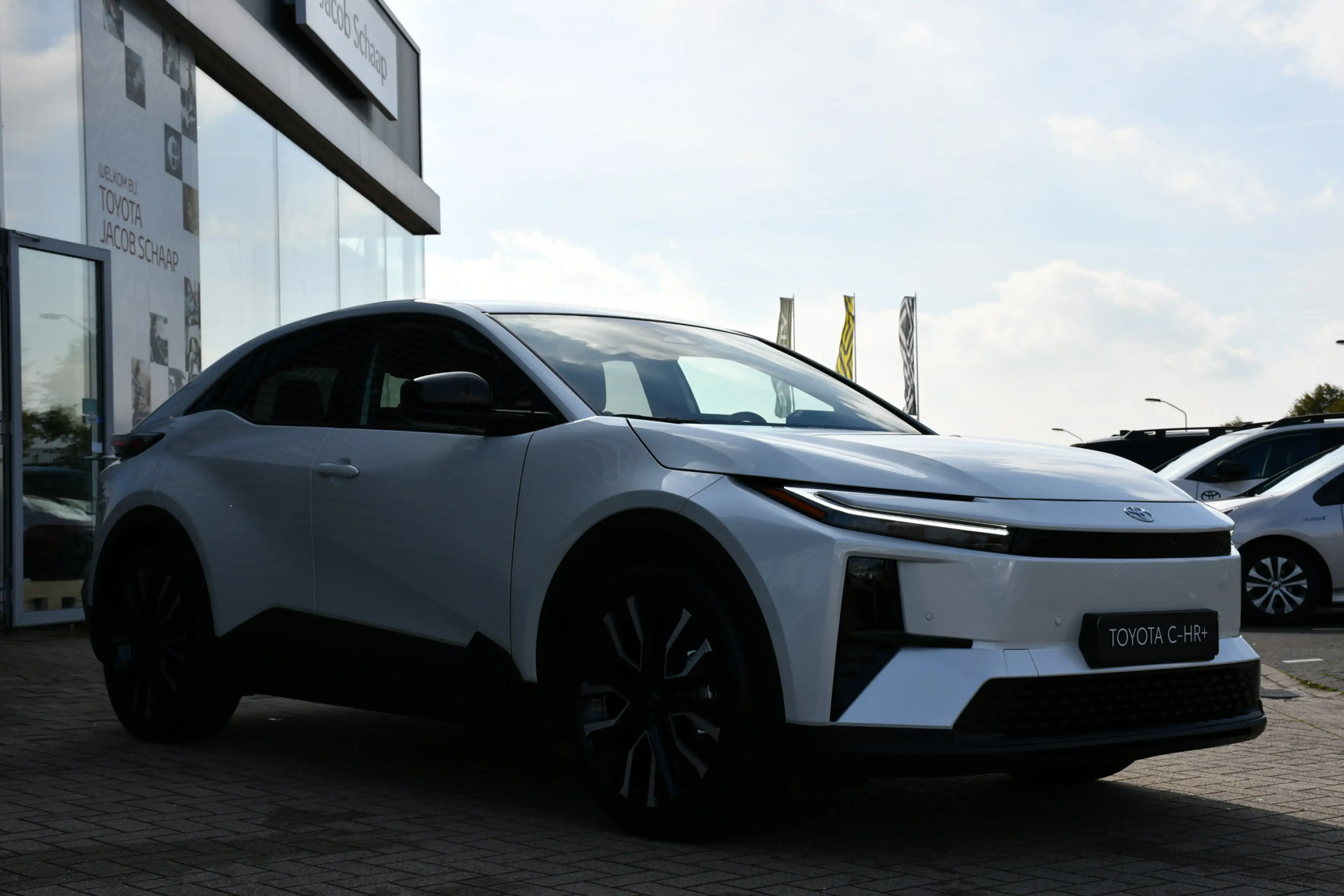 Toyota C-HR+ First Edition 77 kWh 224pk | Nieuw | Lichtmetalen — photo 9