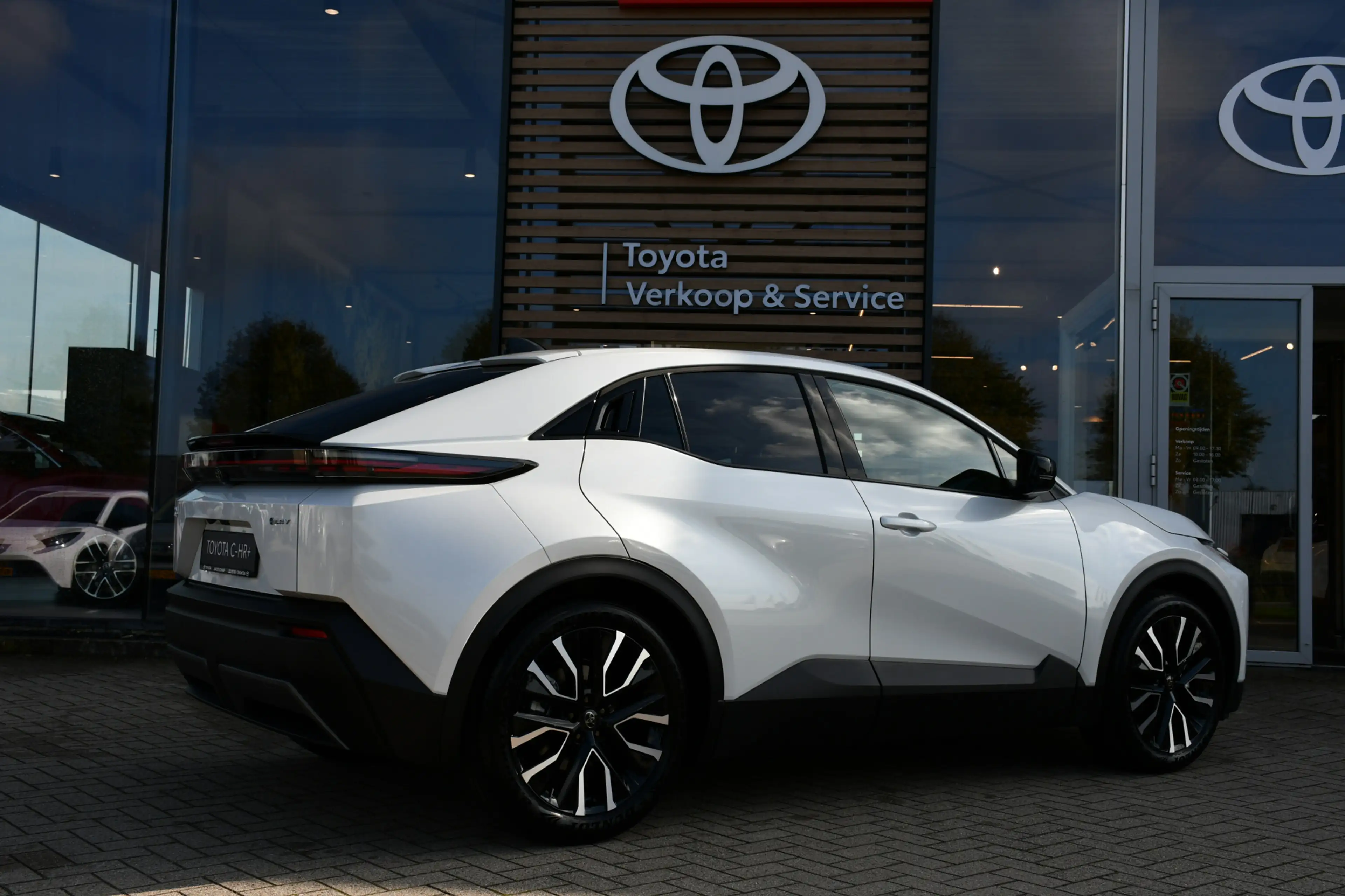 Toyota C-HR+ First Edition 77 kWh 224pk | Nieuw | Lichtmetalen — photo 7