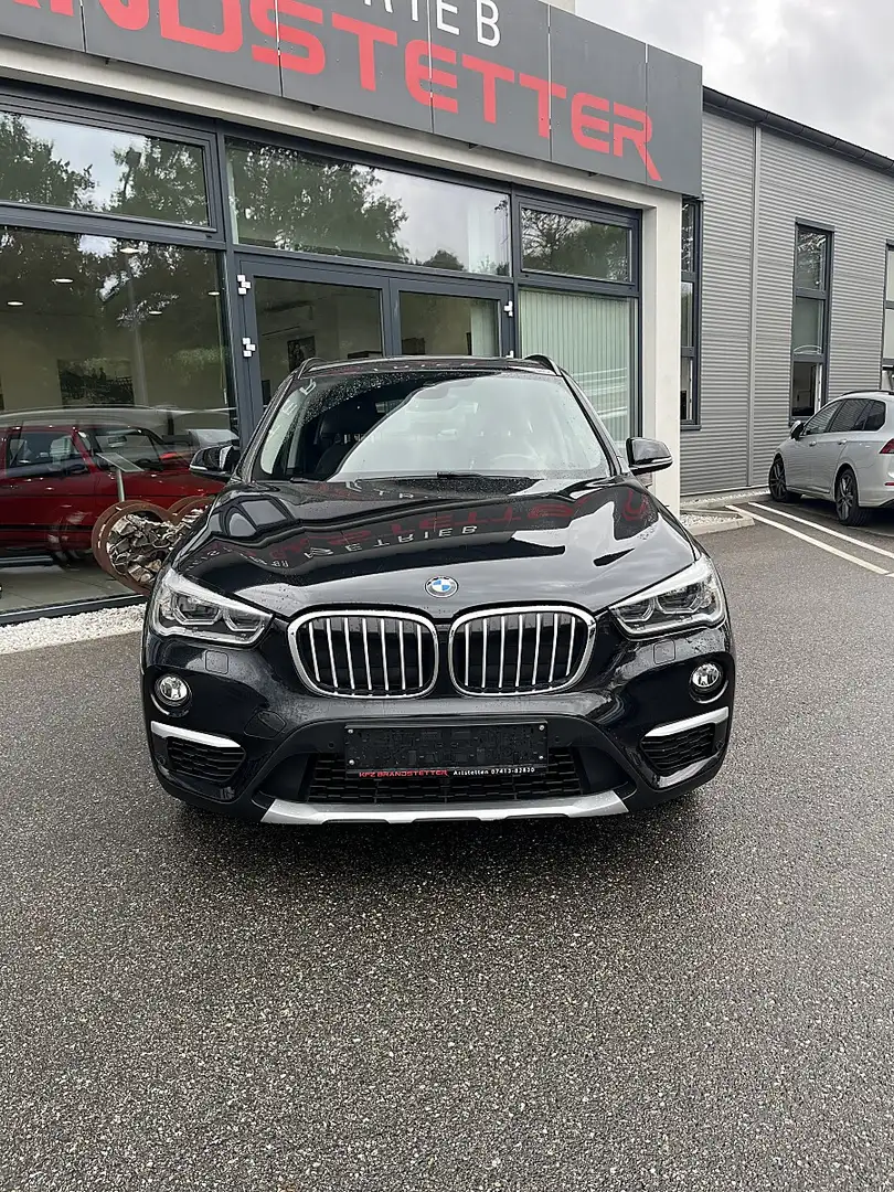 BMW X1 xDrive18d x-Line Aut, AHK Schwarz - 2