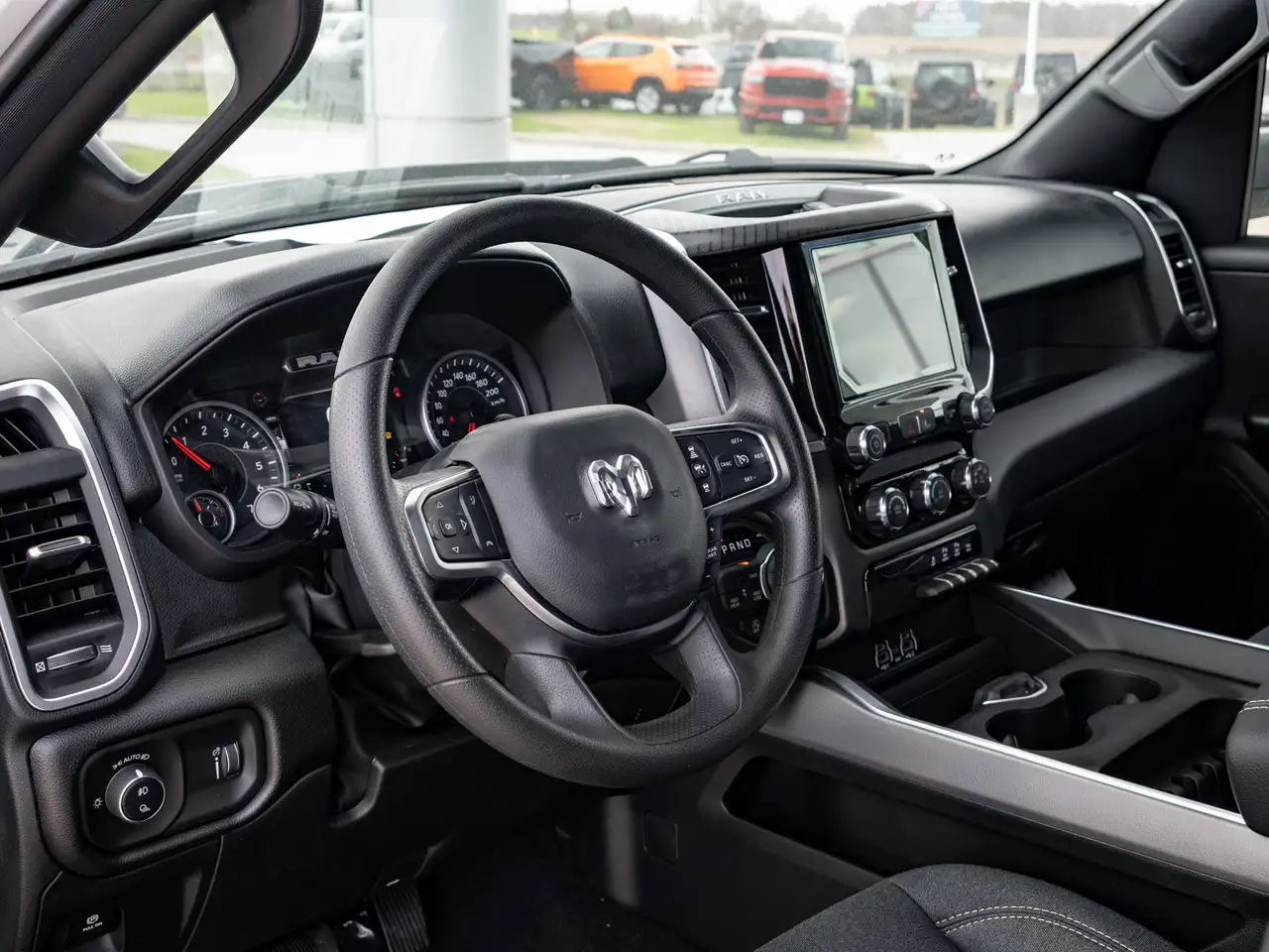 RAM 1500 снимка RAM 1500