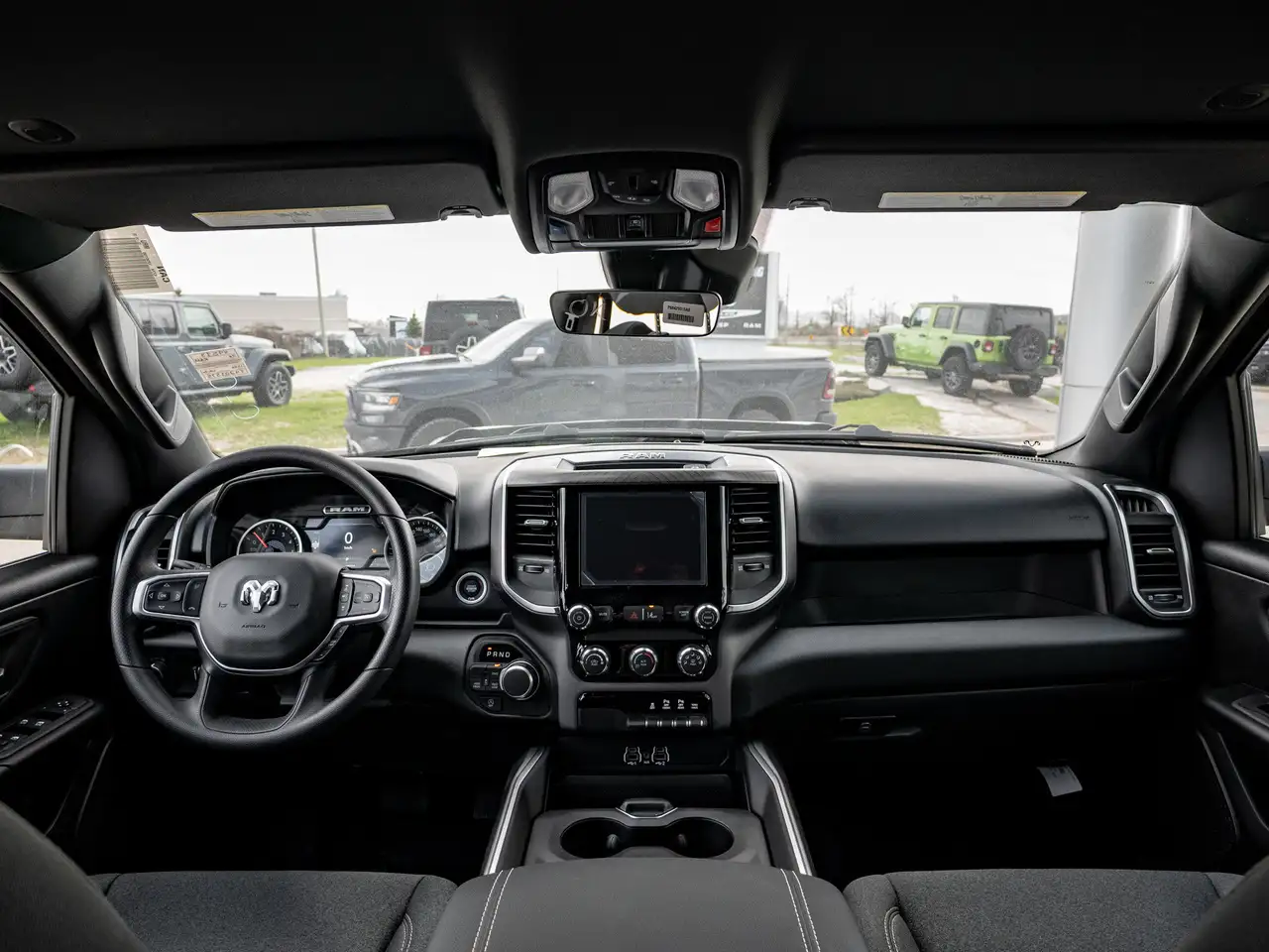 RAM 1500 снимка RAM 1500