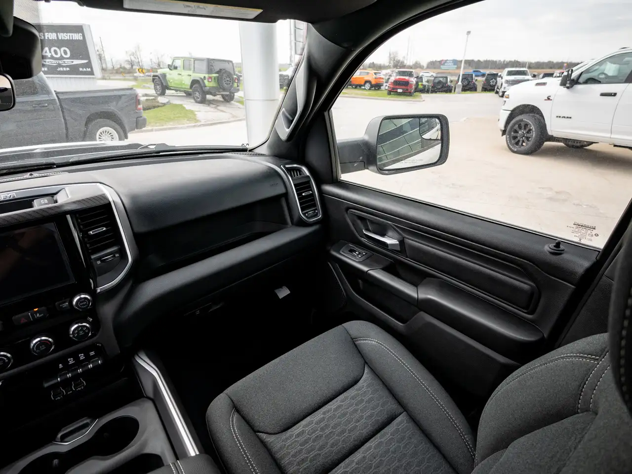 RAM 1500 снимка RAM 1500