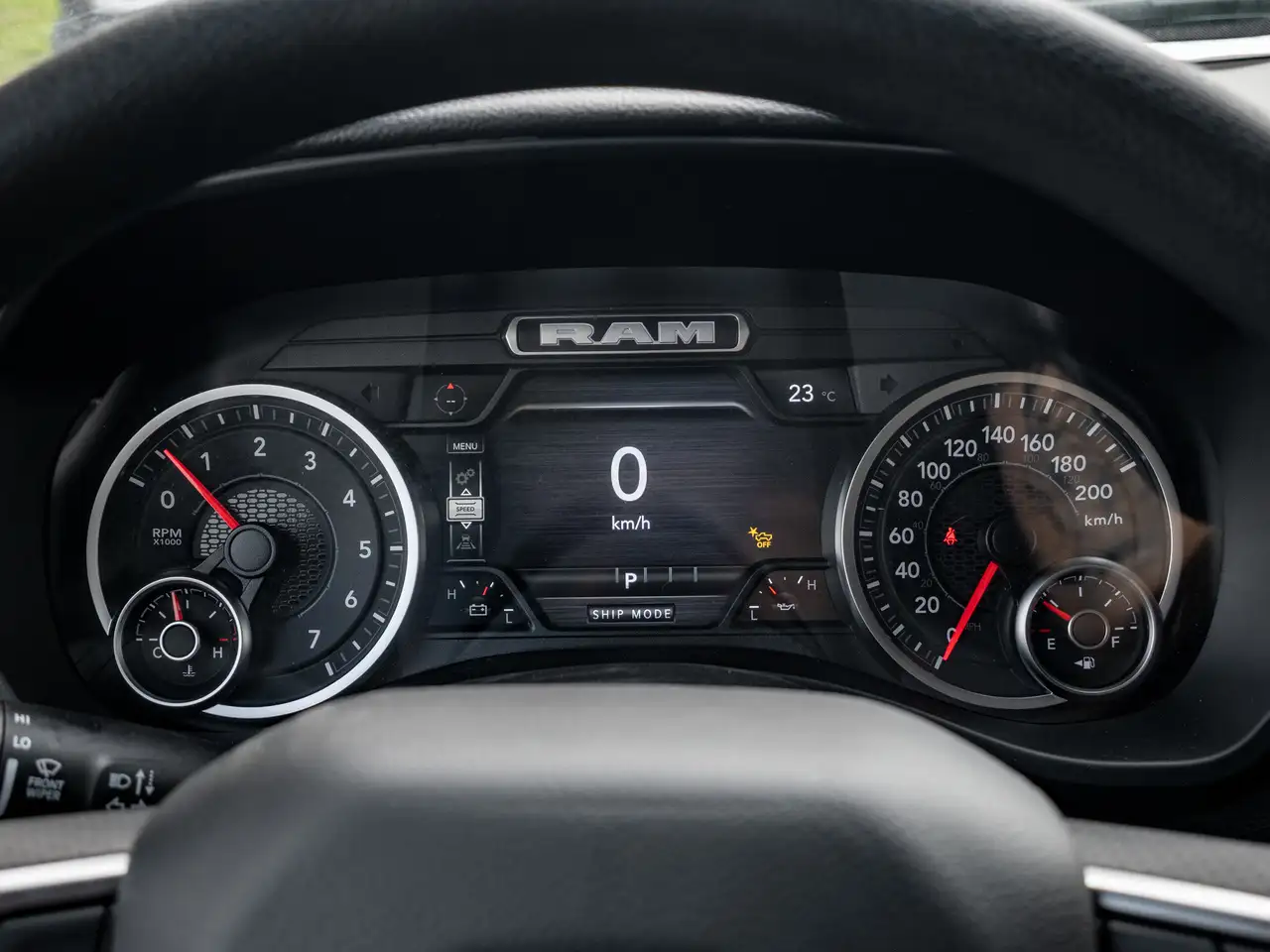 RAM 1500 снимка RAM 1500